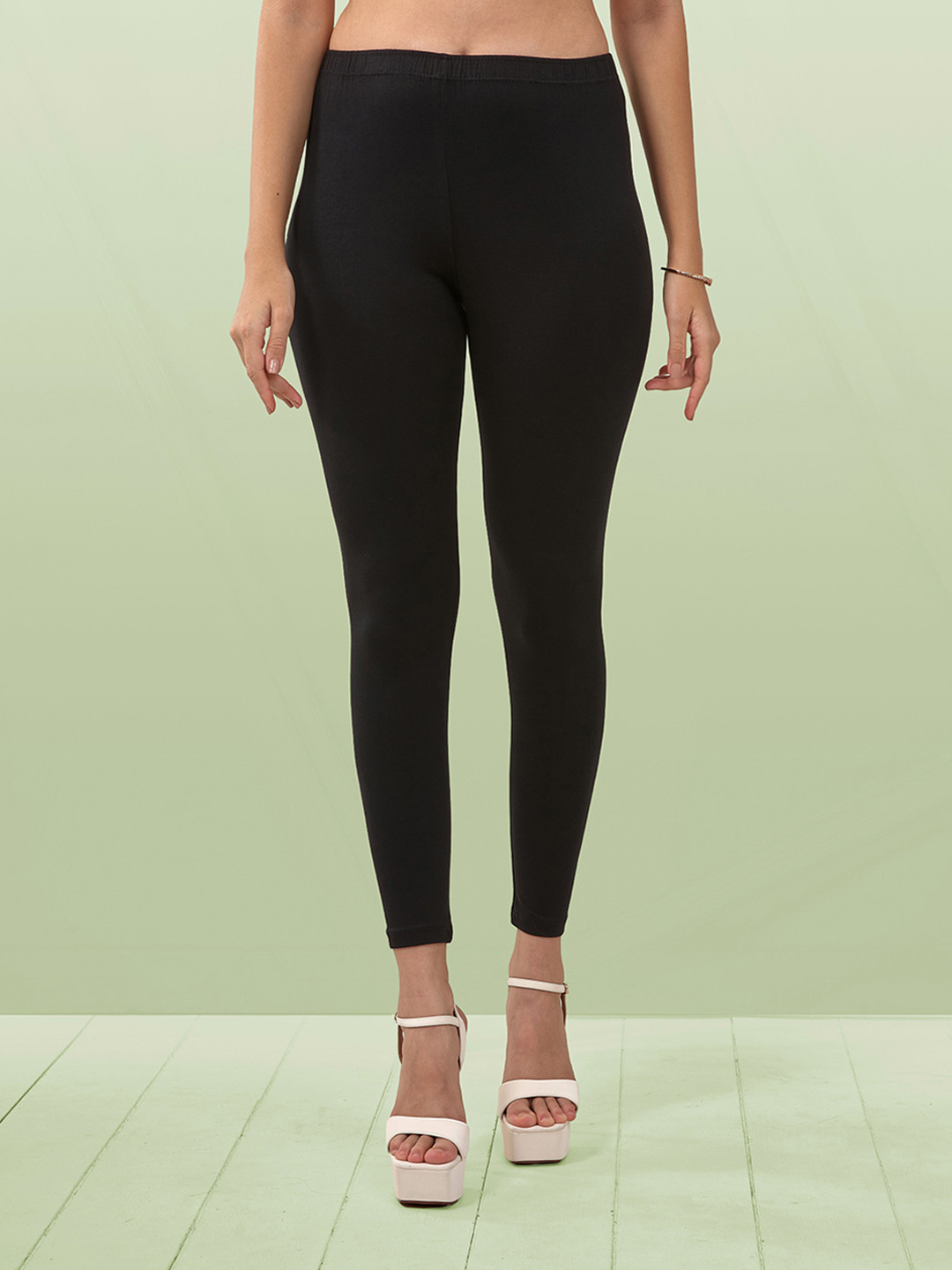 LYRA Women Black Solid Ankle Length Leggings