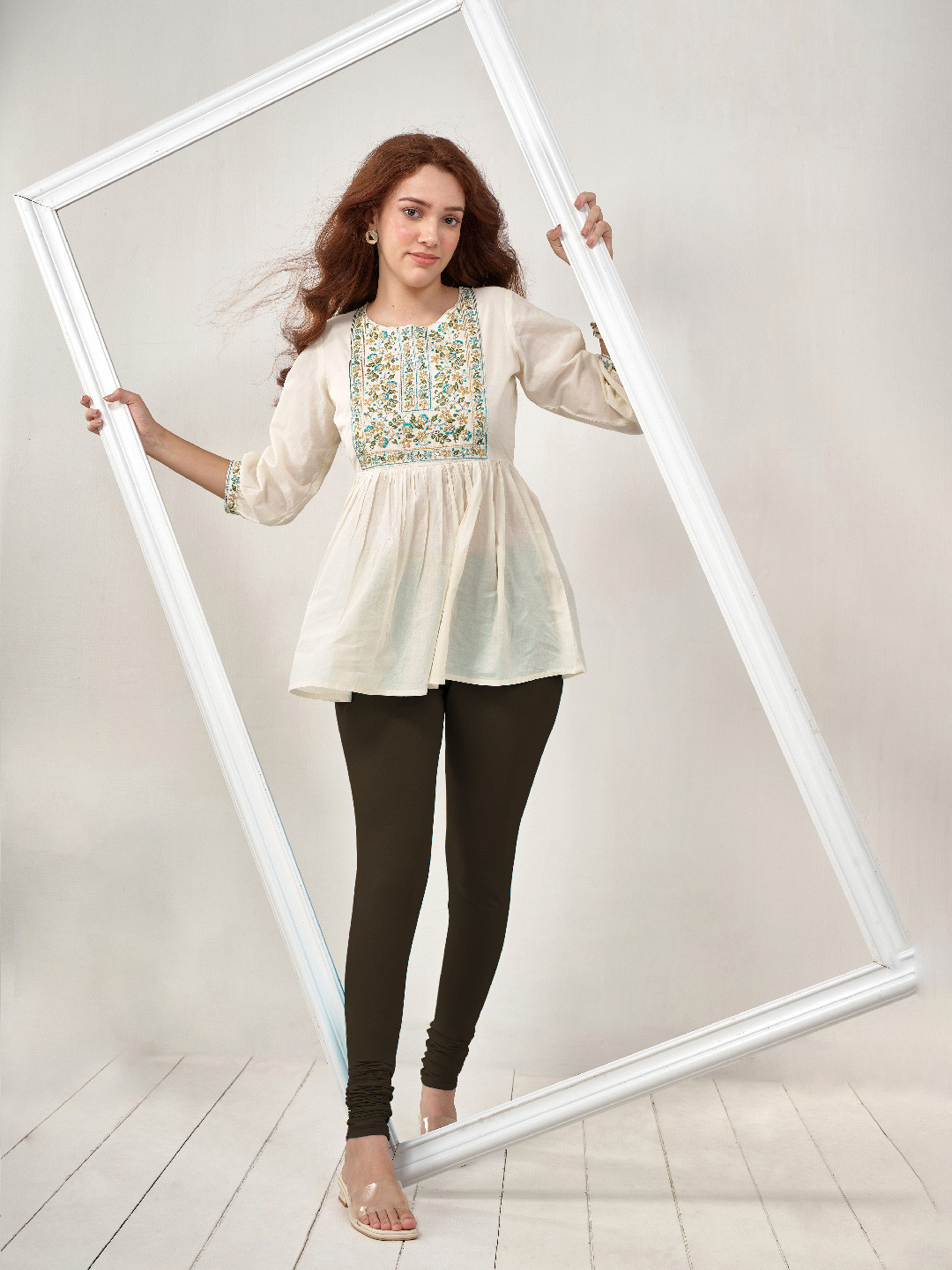 LYRA Women Green Solid Churidar-Length Leggings