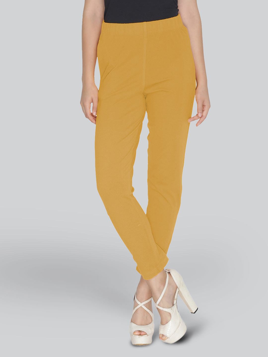 LYRA Women Gold-Toned Smart Solid Trouser