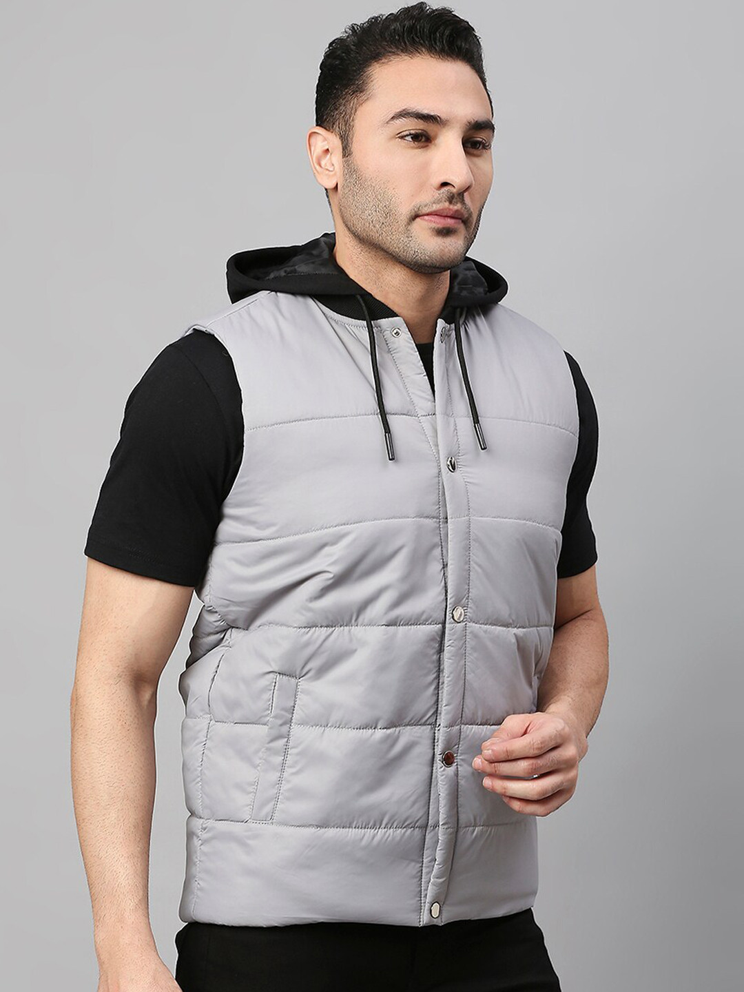 Dennis Lingo Men Colourblocked Lightweight Gilet Puffer Jacket