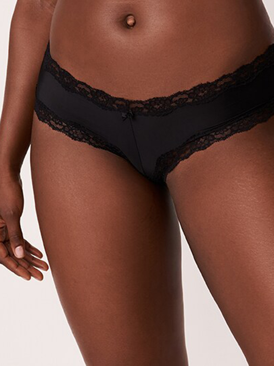 La Vie en Rose Women Black Solid Lace Bikini Briefs