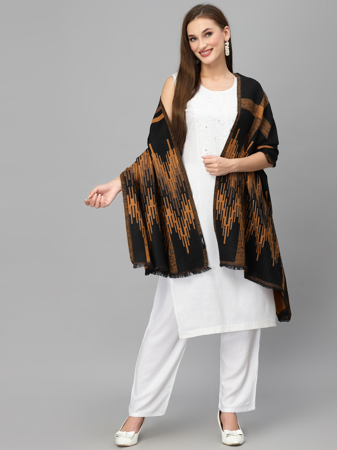 Style Quotient Women Black & Gold-Toned Geometric Printed Shawl