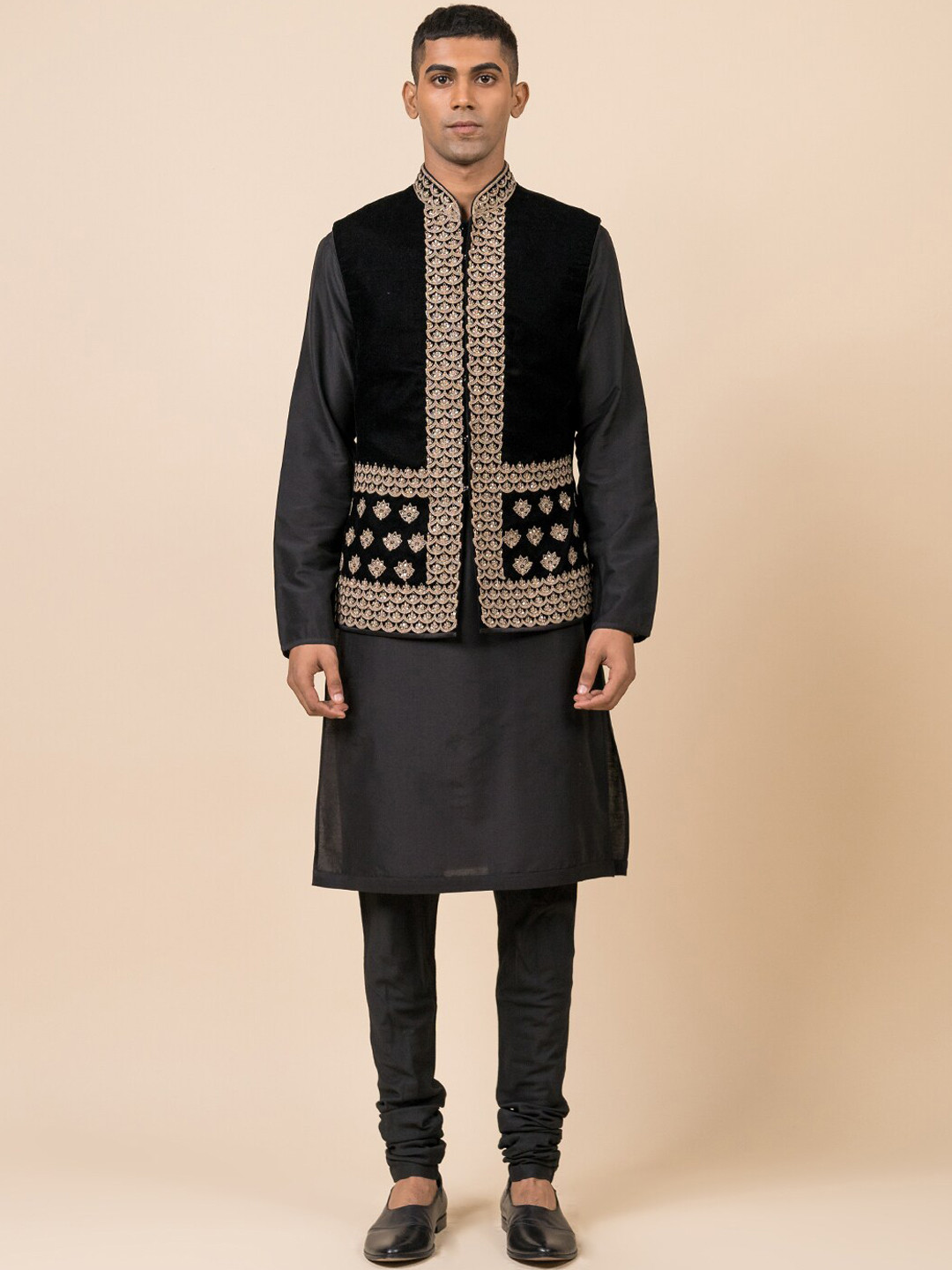 Tasva Men Black Kurta With Churidar & Waistcoat