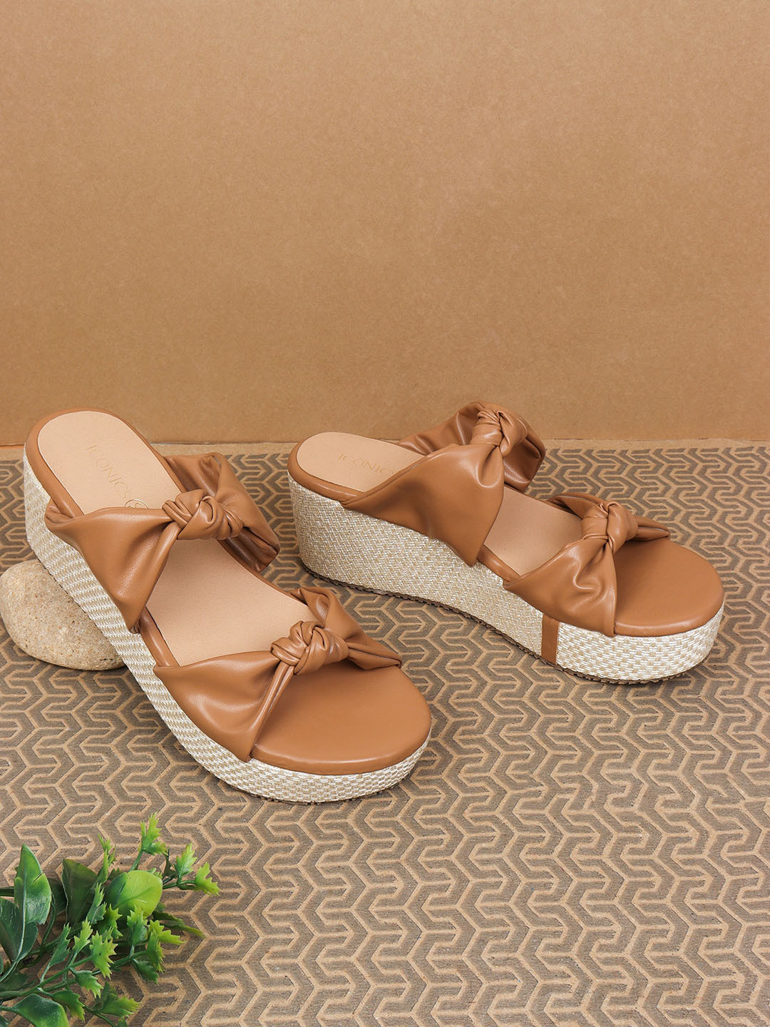 ICONICS Camel Brown & Cream-Coloured Colourblocked Platform Heels with Bows