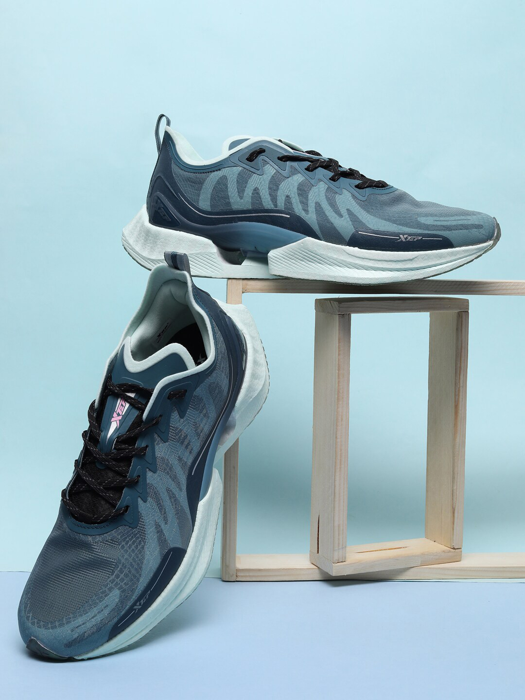 Xtep Men Dynamic Foam Running Shoes