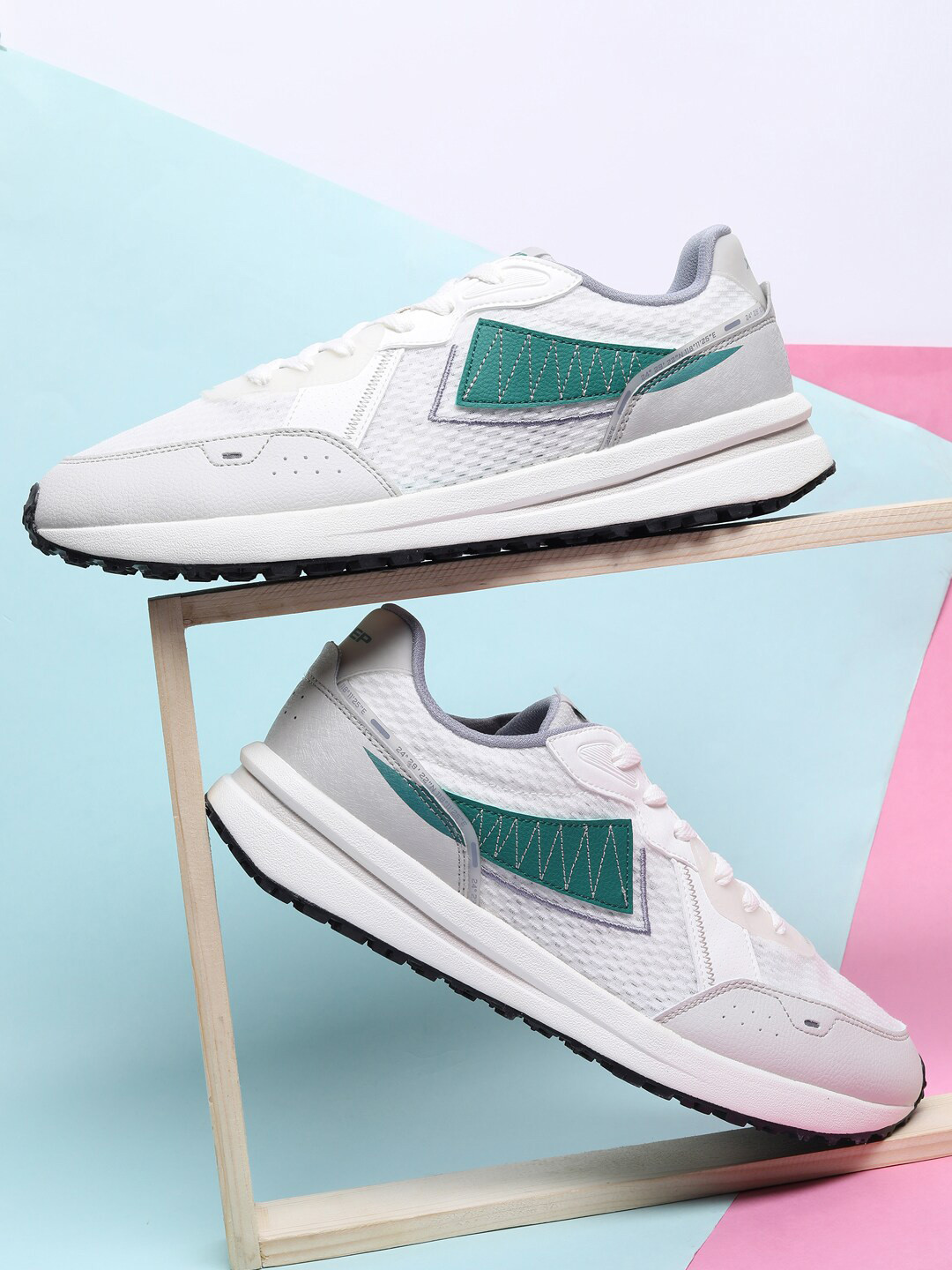 Xtep Men 70's Retro Casual Shoes