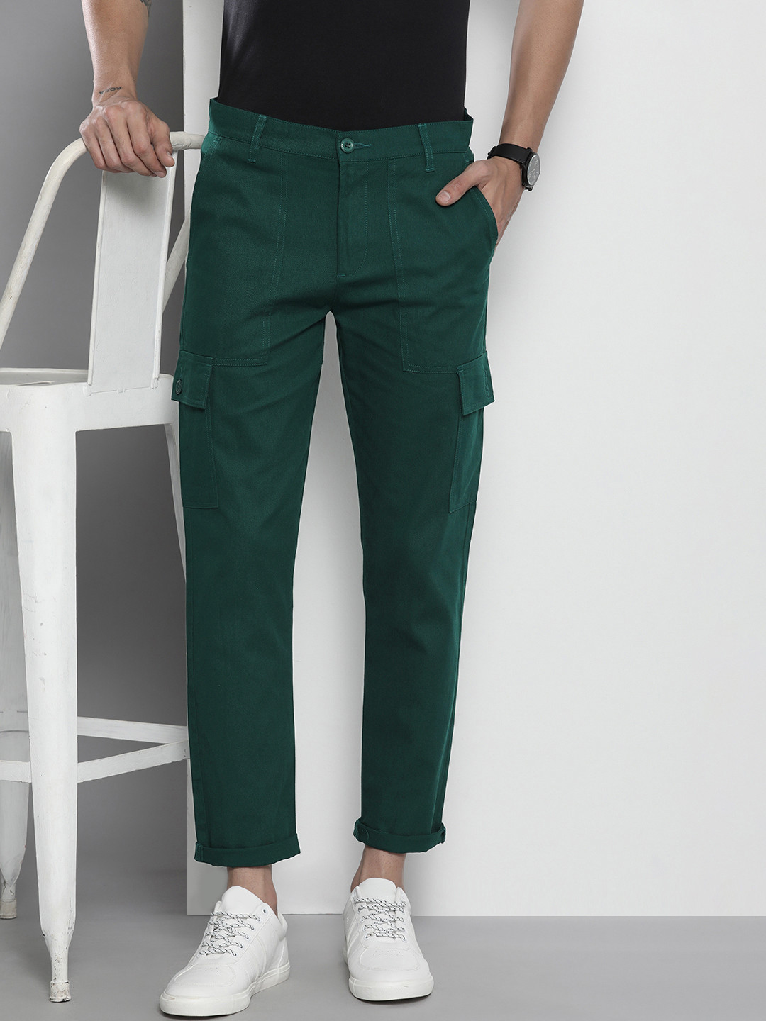 The Indian Garage Co Men Green Slim Fit Cotton Cargos Trousers