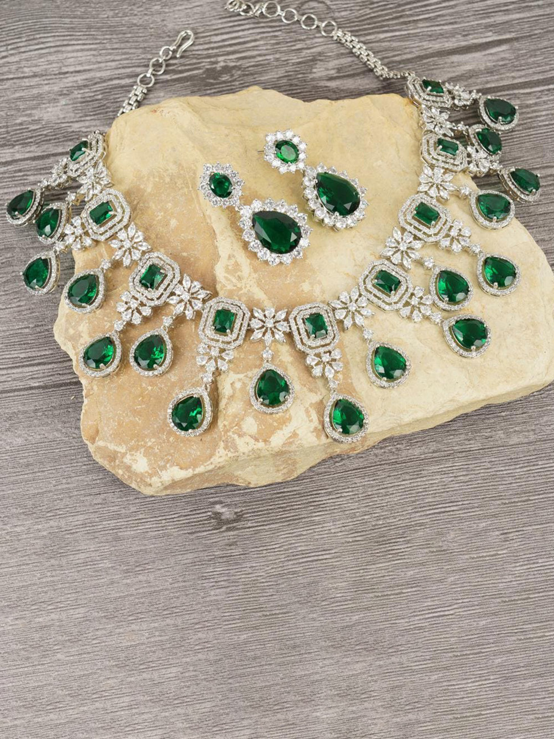 AURAA TRENDS Rhodium-Plated White & Green American Diamond Jewellery Set