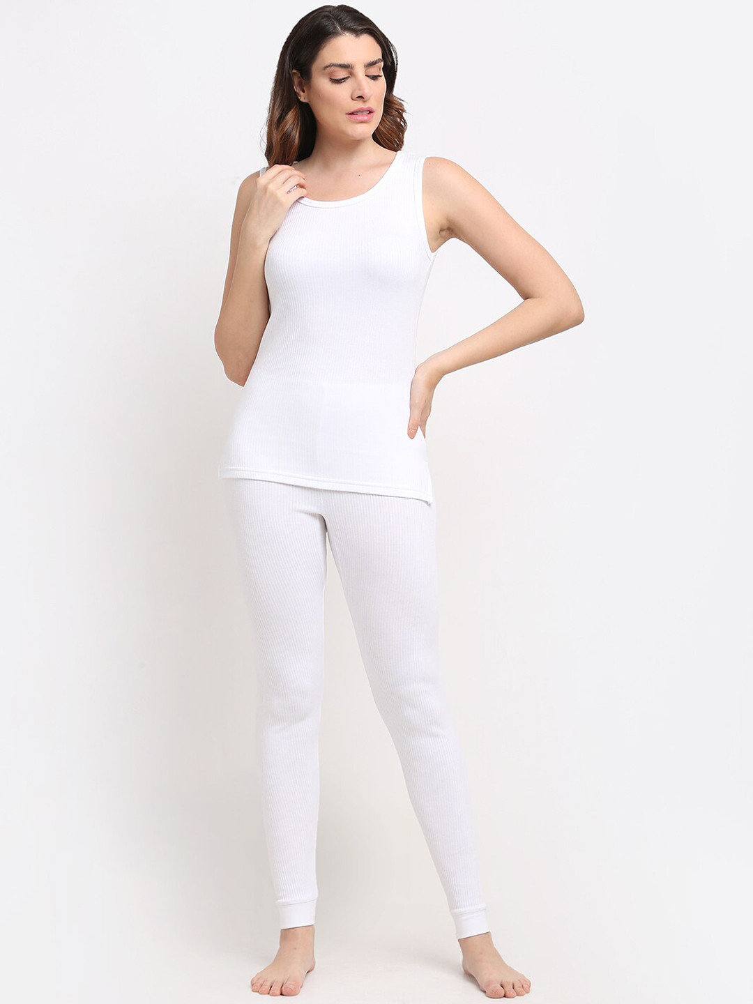 Aerowarm Women White Solid Thermal Top & Bottom