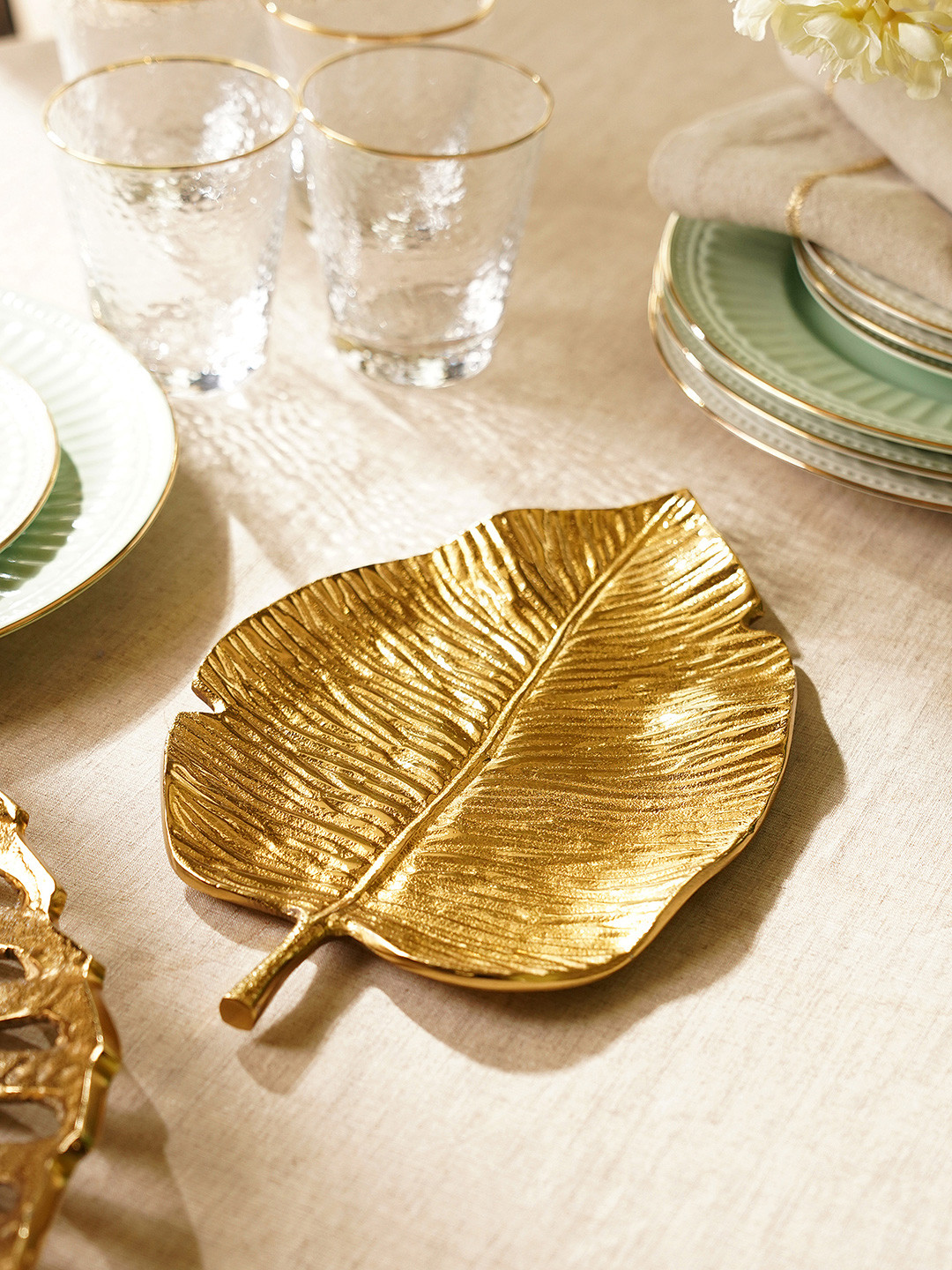 Pure Home and Living Gold-Toned Textured Naaz Leaf Tray