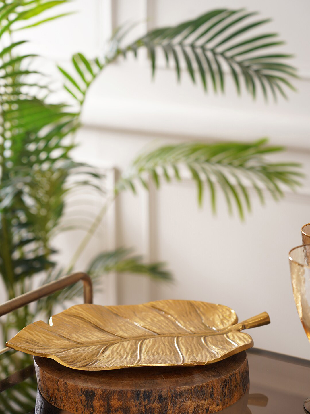 Pure Home and Living Gold-Toned Leaf Serving Platter