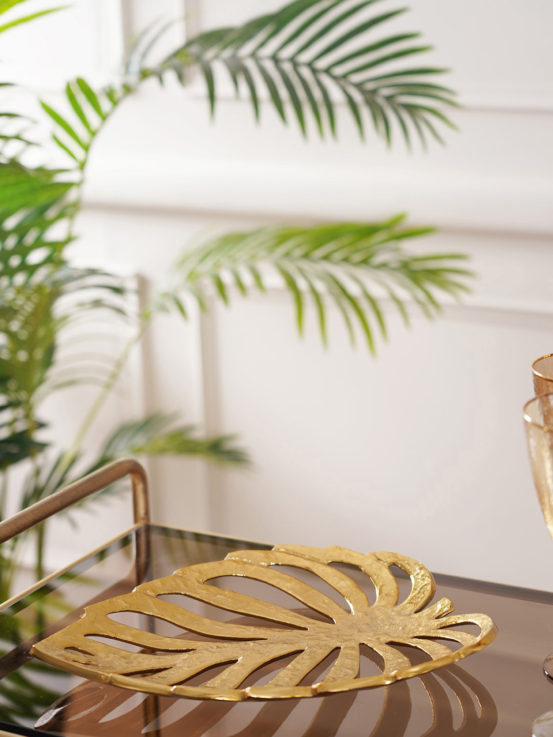 Pure Home and Living Gold-Toned Textured Varnika Leaf Serveware