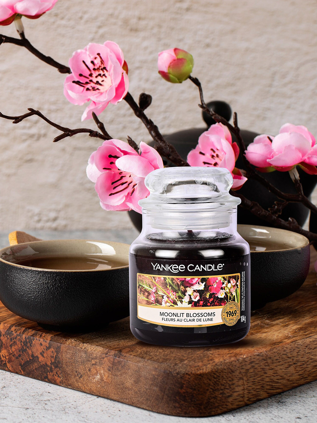 YANKEE CANDLE Moonlit Blossoms Scented 1 Wick Solid Geometric Regular Jar Candles