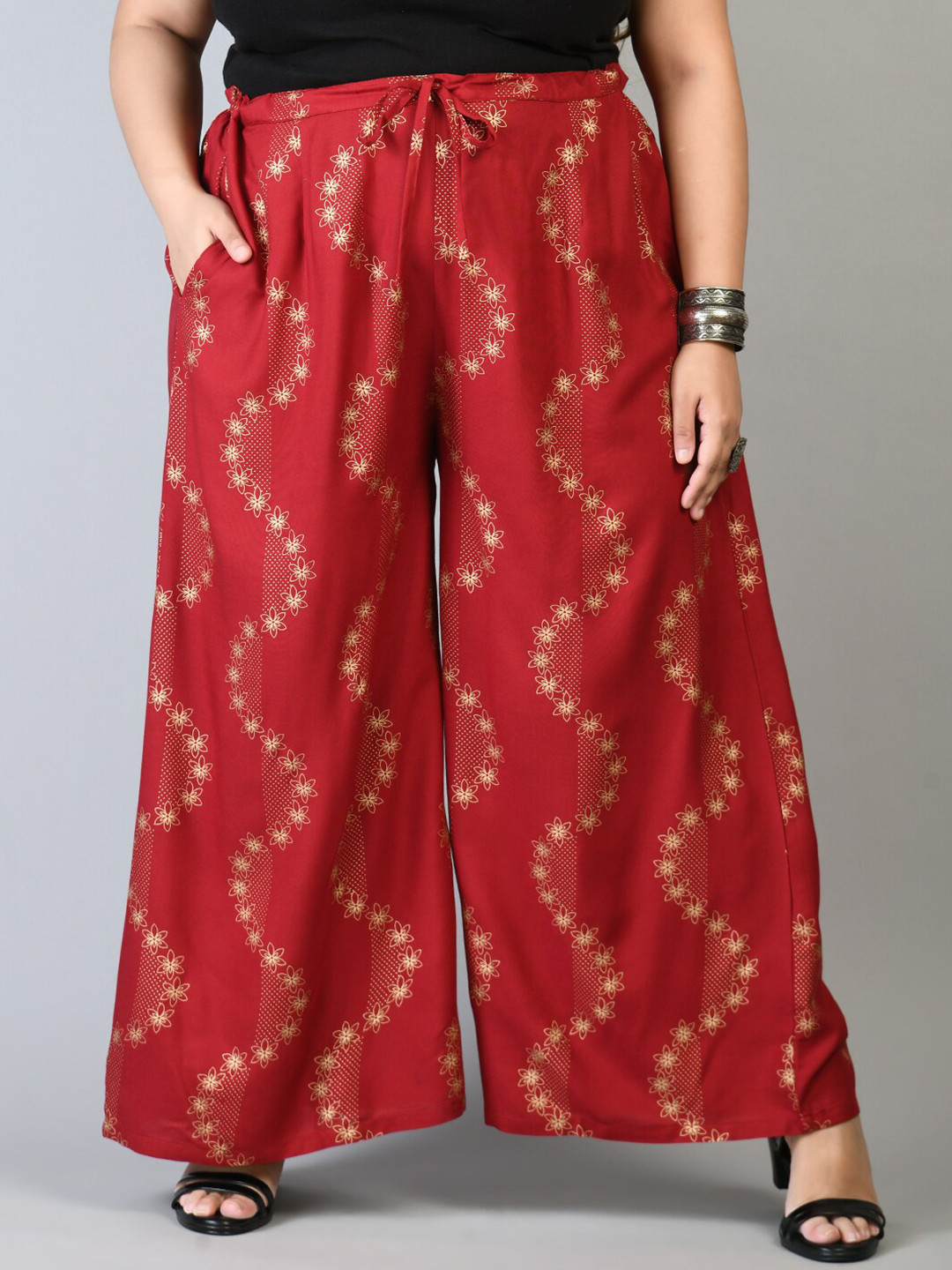 PrettyPlus by Desinoor.com Women Plus Size Red & Cream-Coloured Floral Printed Palazzos