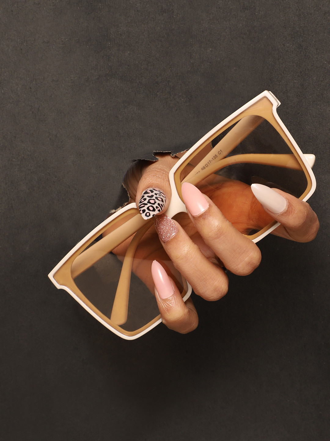 LICK Set Of 28 Artificial Reusable Acrylic Press On Nails With Quick Dry Glue - Animalier