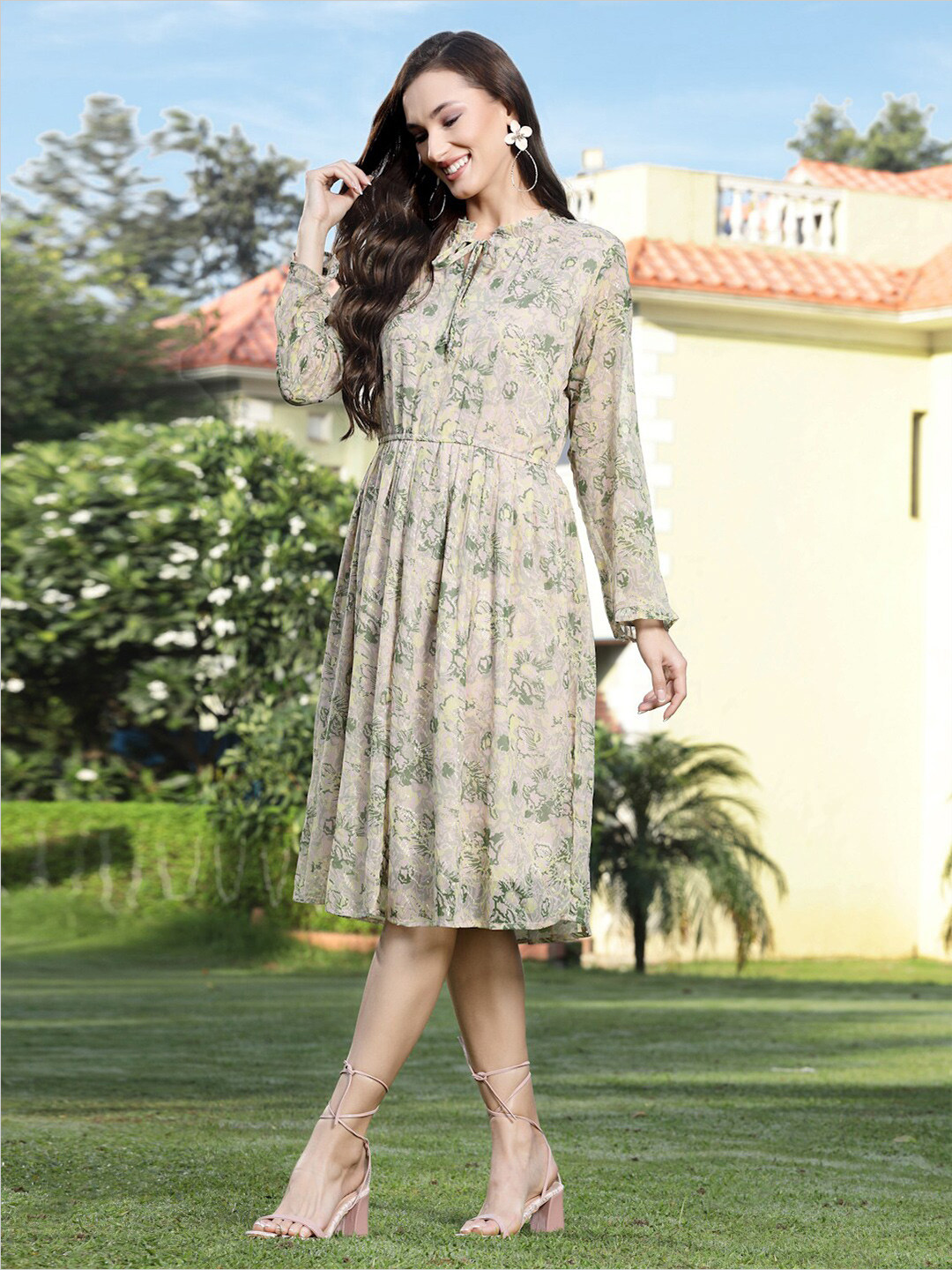 Sera Pink Floral Tie-Up Neck Dress