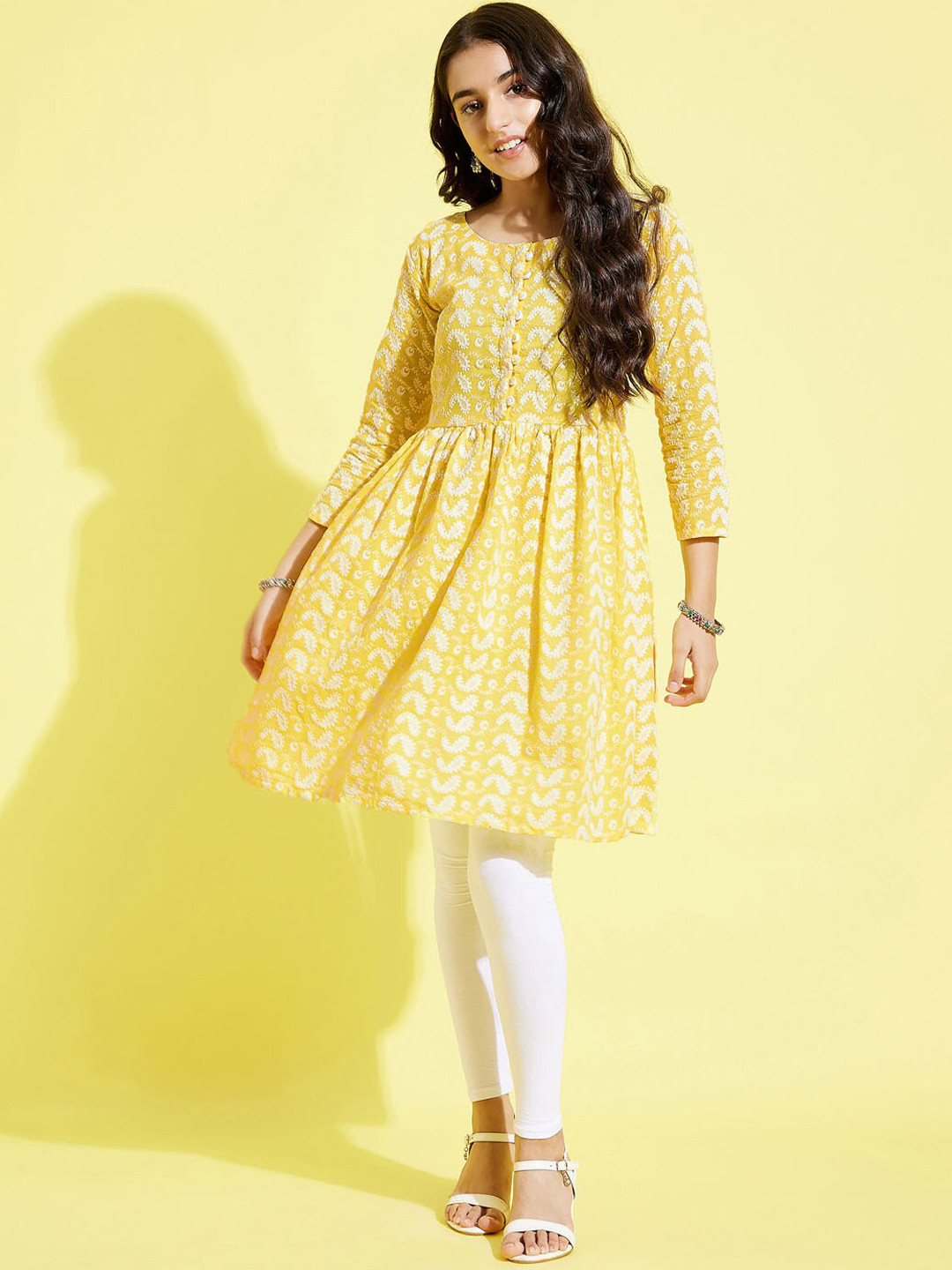 VASTRAMAY Chikankari Embroidered Pure Cotton Kurta with Leggings