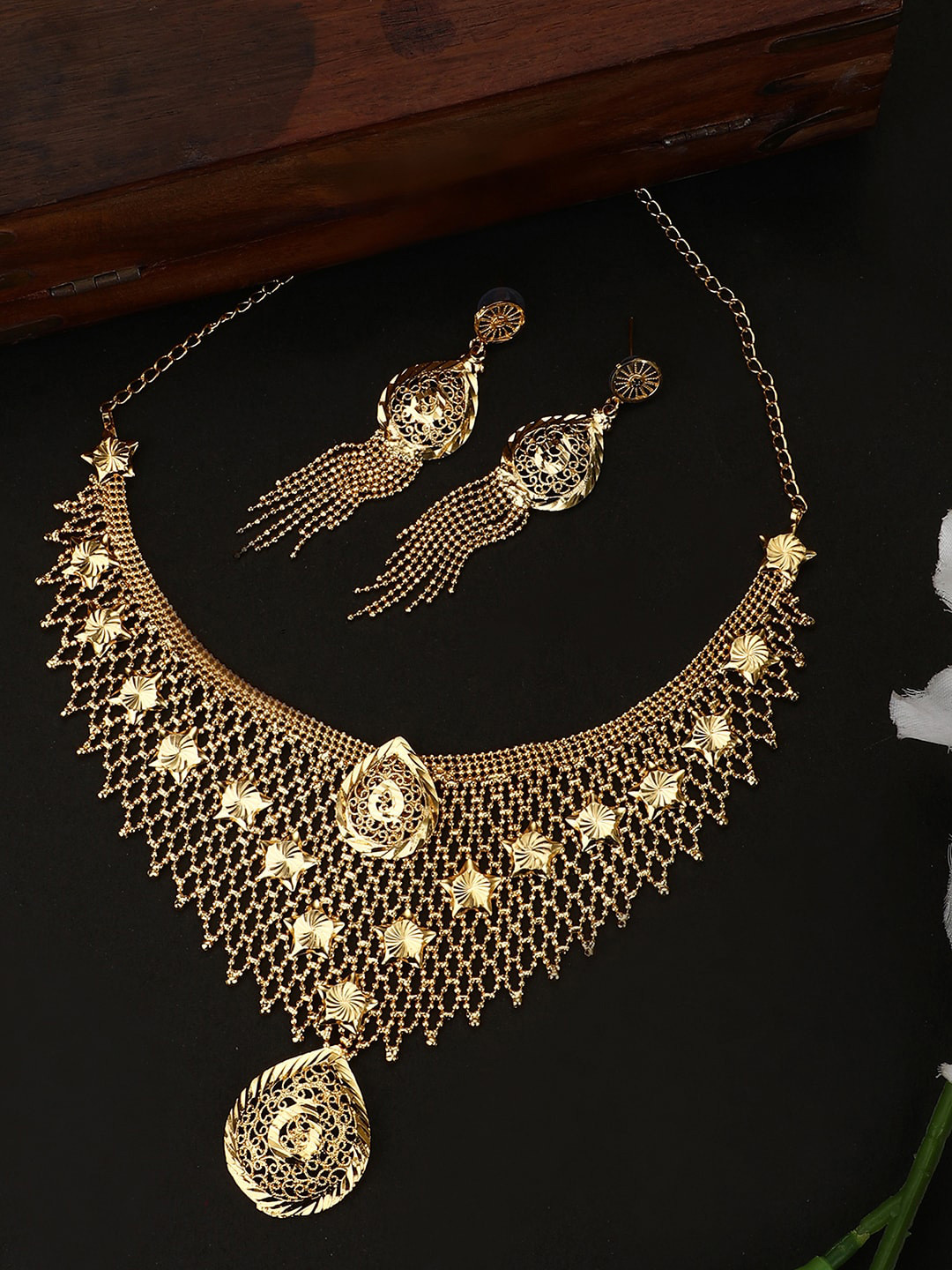 ANIKAS CREATION Gold-Plated Jaal Work Tear Drop Traditional Jewellery Set