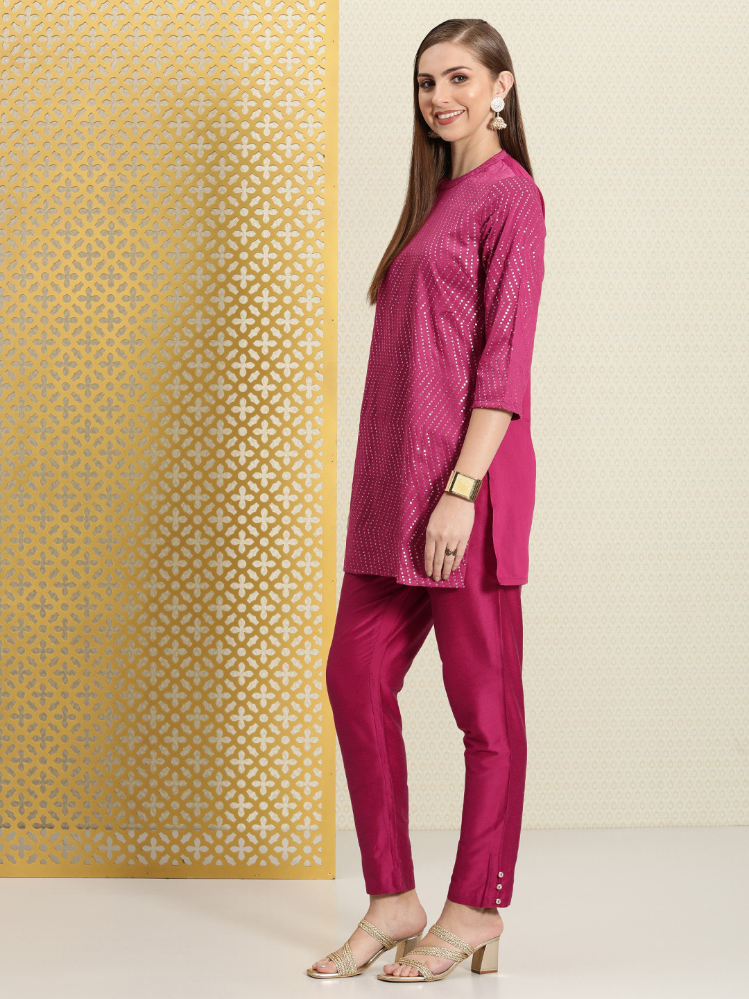 House of Pataudi Women Jashn Chevron Embroidered Sequined Kurti with Trousers
