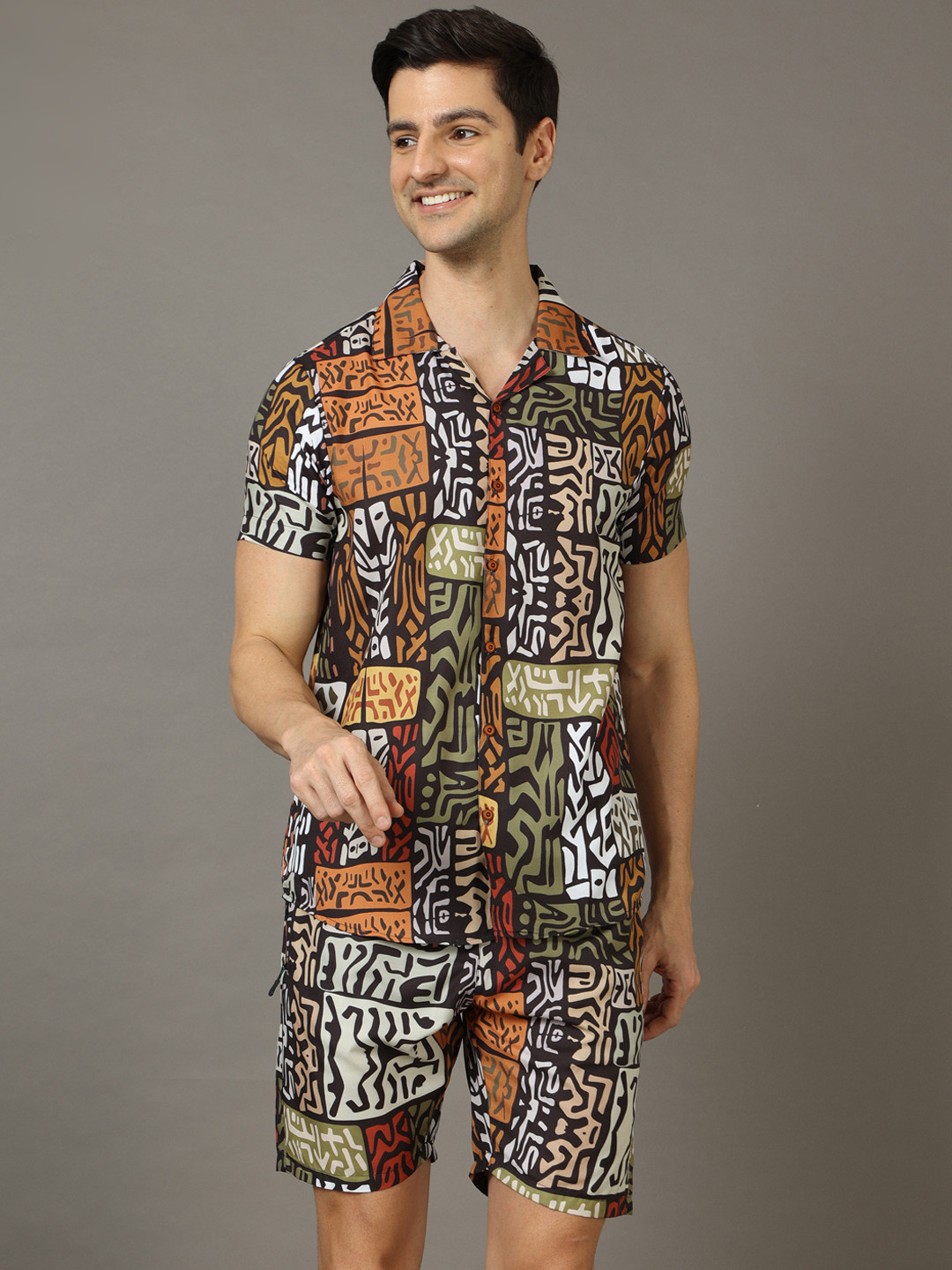 Bushirt Men Black & Brown Printed Nightsuit