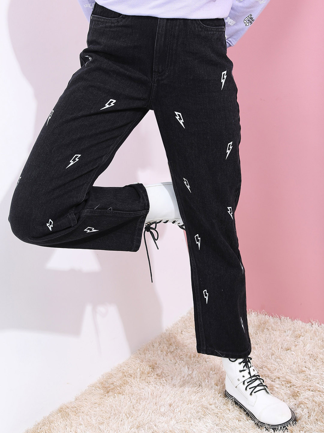 Tokyo Talkies Women Beautiful Black Straight Fit Cropped Stretchable Jeans