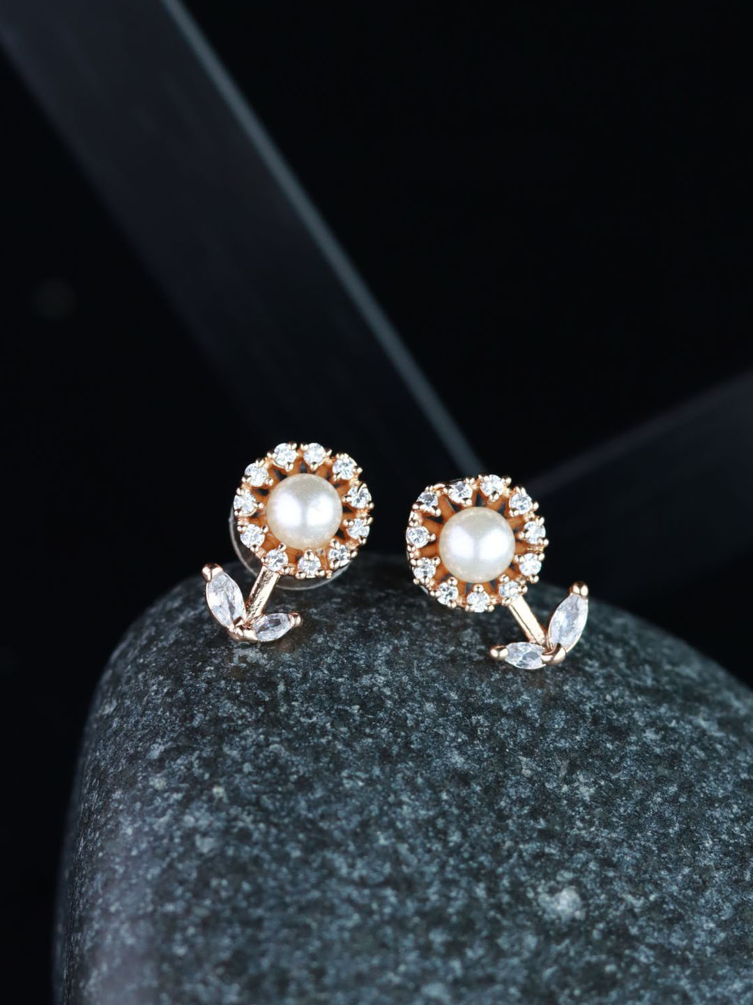 I Jewels Rose Gold Pack of 2 Floral Studs Earrings