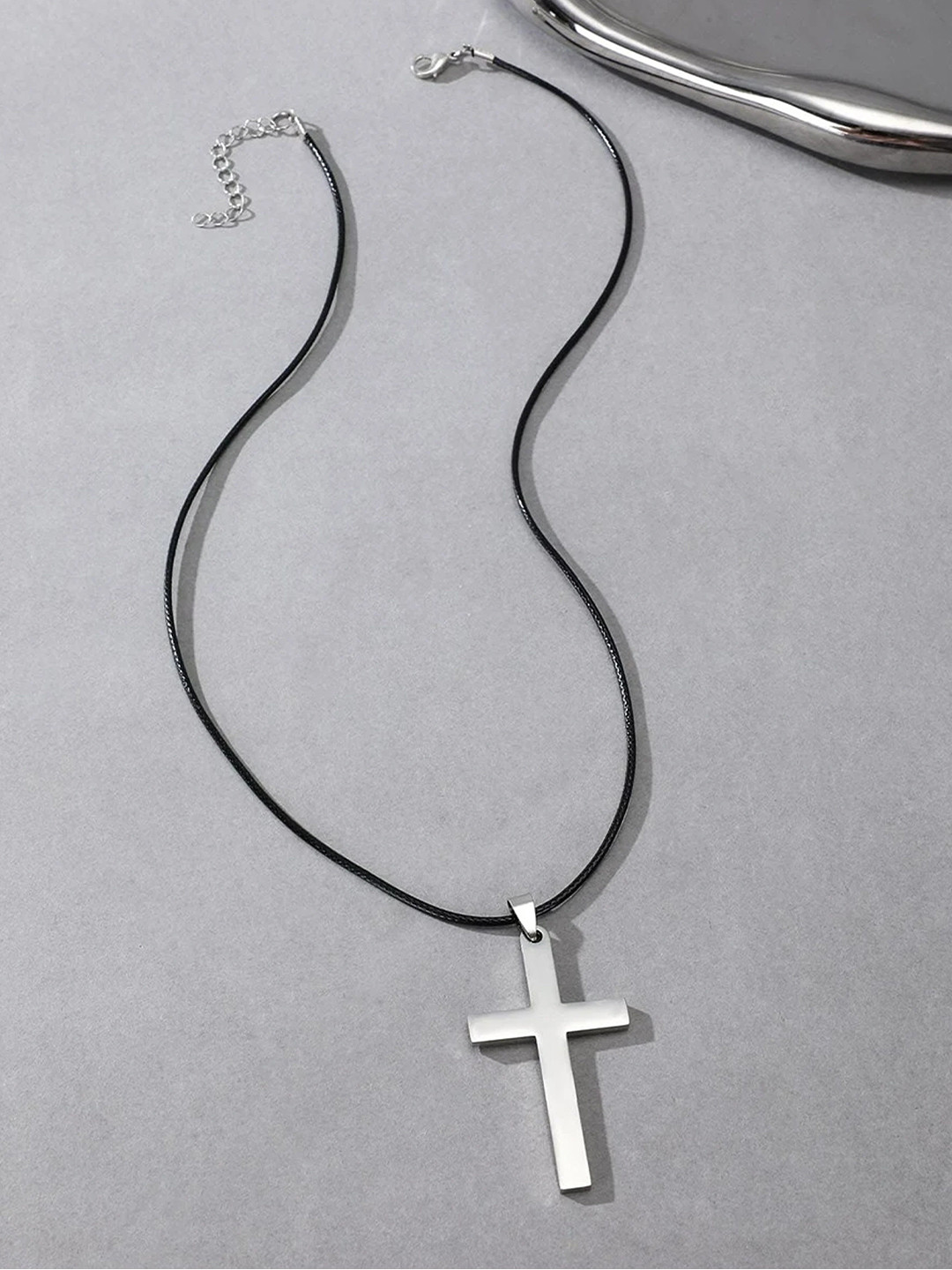 EL REGALO Silver-Toned & Black Cross Pendant Chain