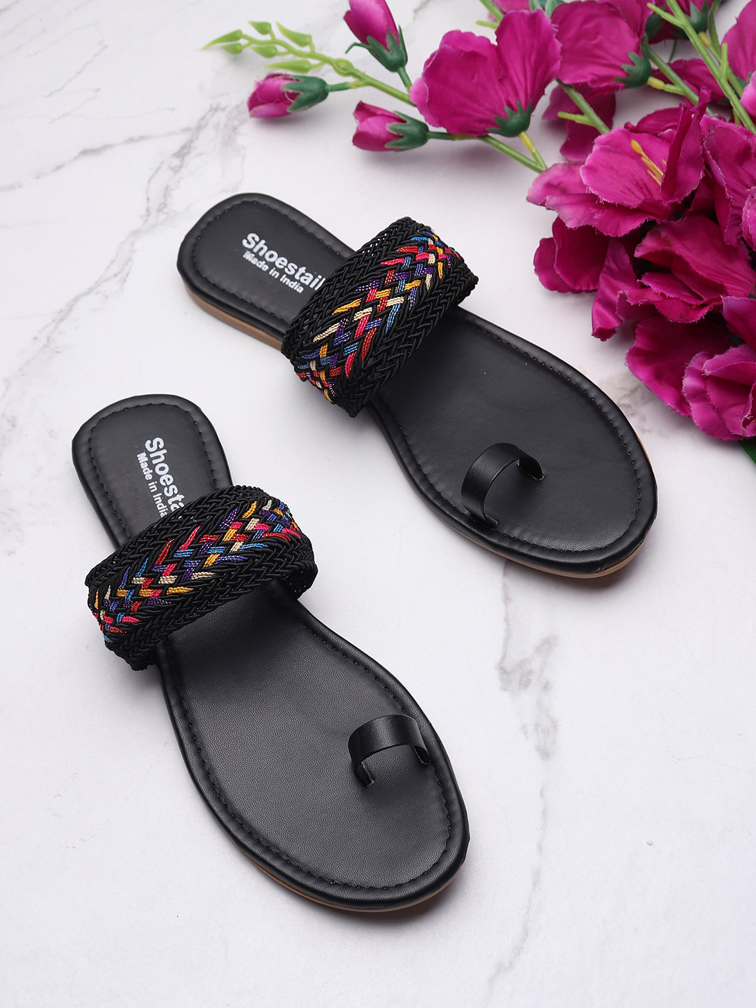 Shoestail Women Black Embellished One Toe Flats