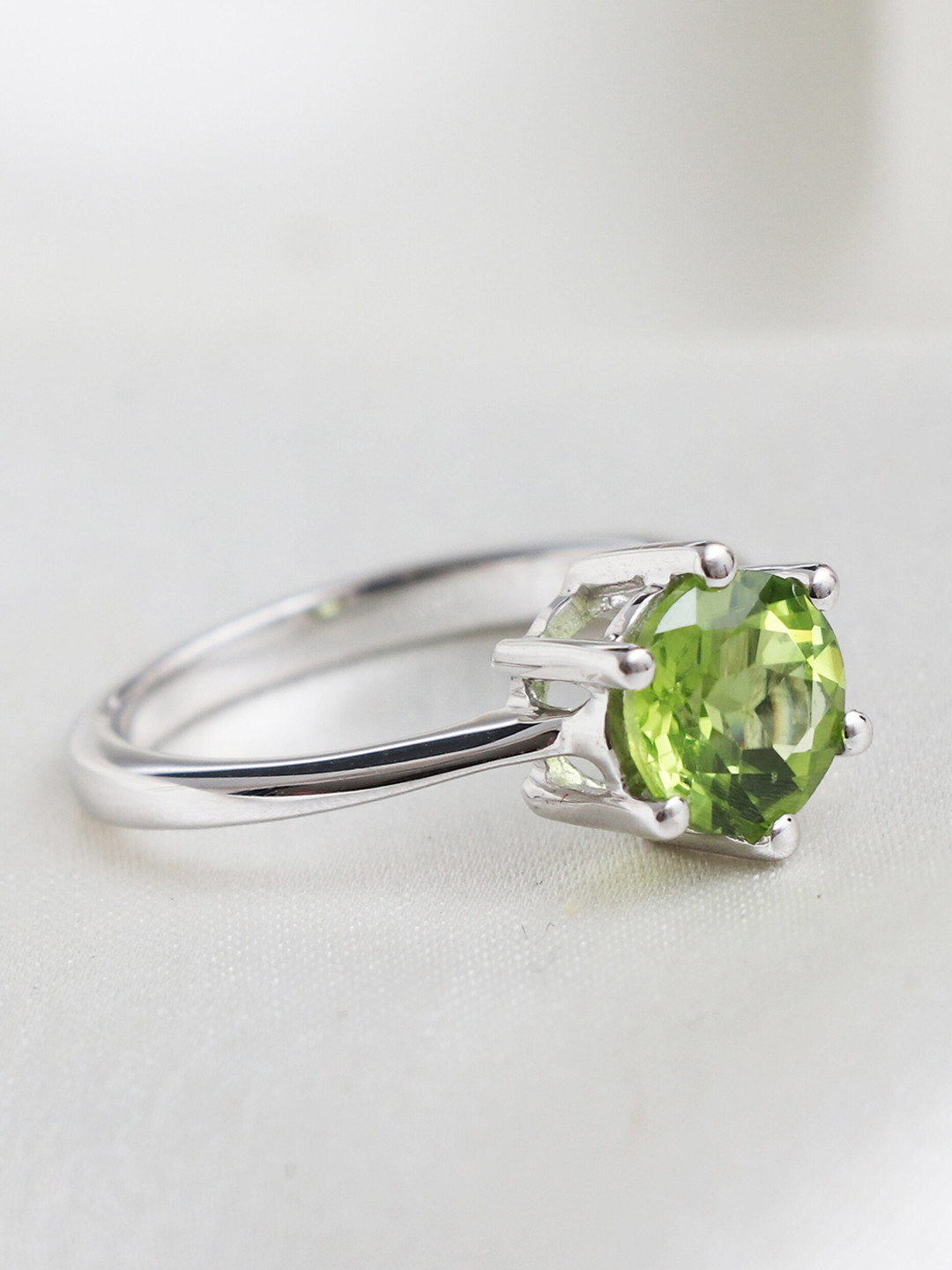 HIFLYER JEWELS 925 Sterling Silver Rhodium-Plated Green Stone-Studded Finger Ring