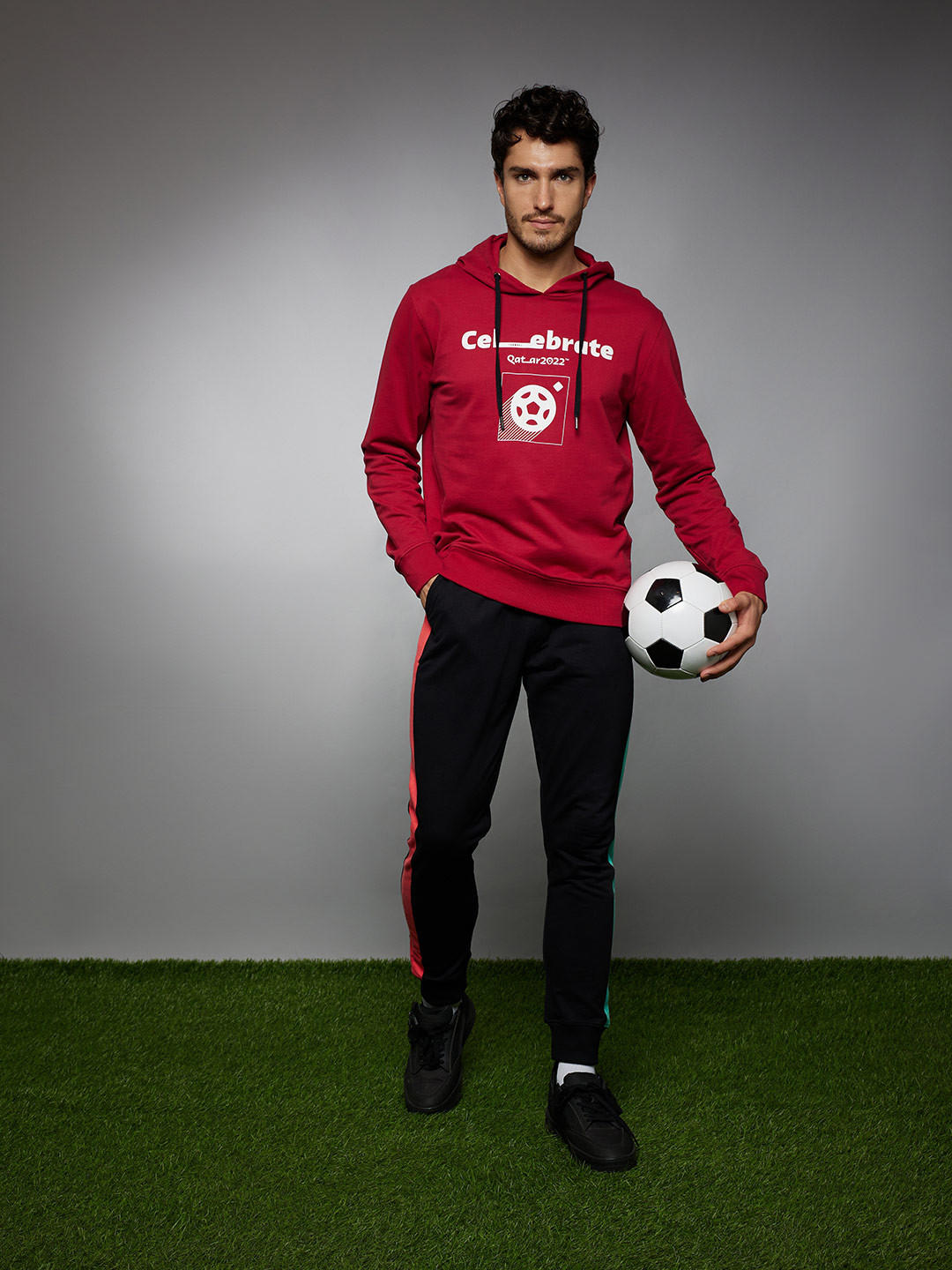 Celio Men Maroon  FIFA WC'22 Printed Cotton Hooded Sweatshirt