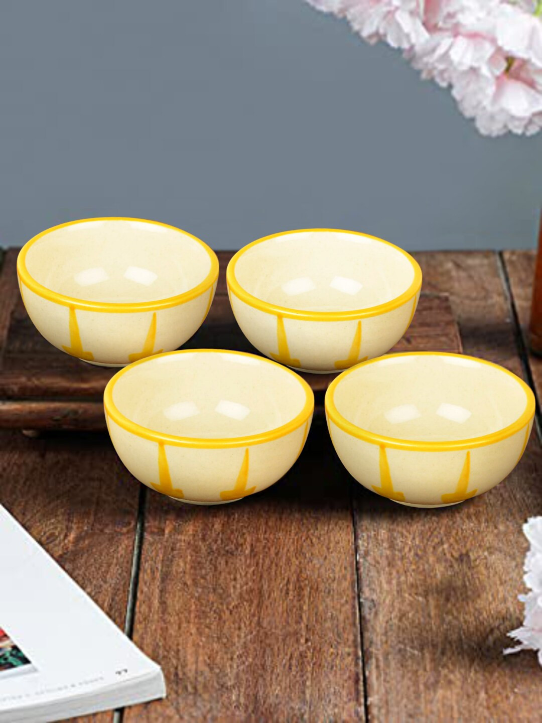 StyleMyWay Set of 4 Yellow & Cream Dishwasher & Microwave safe Ceramic Glossy Bowls