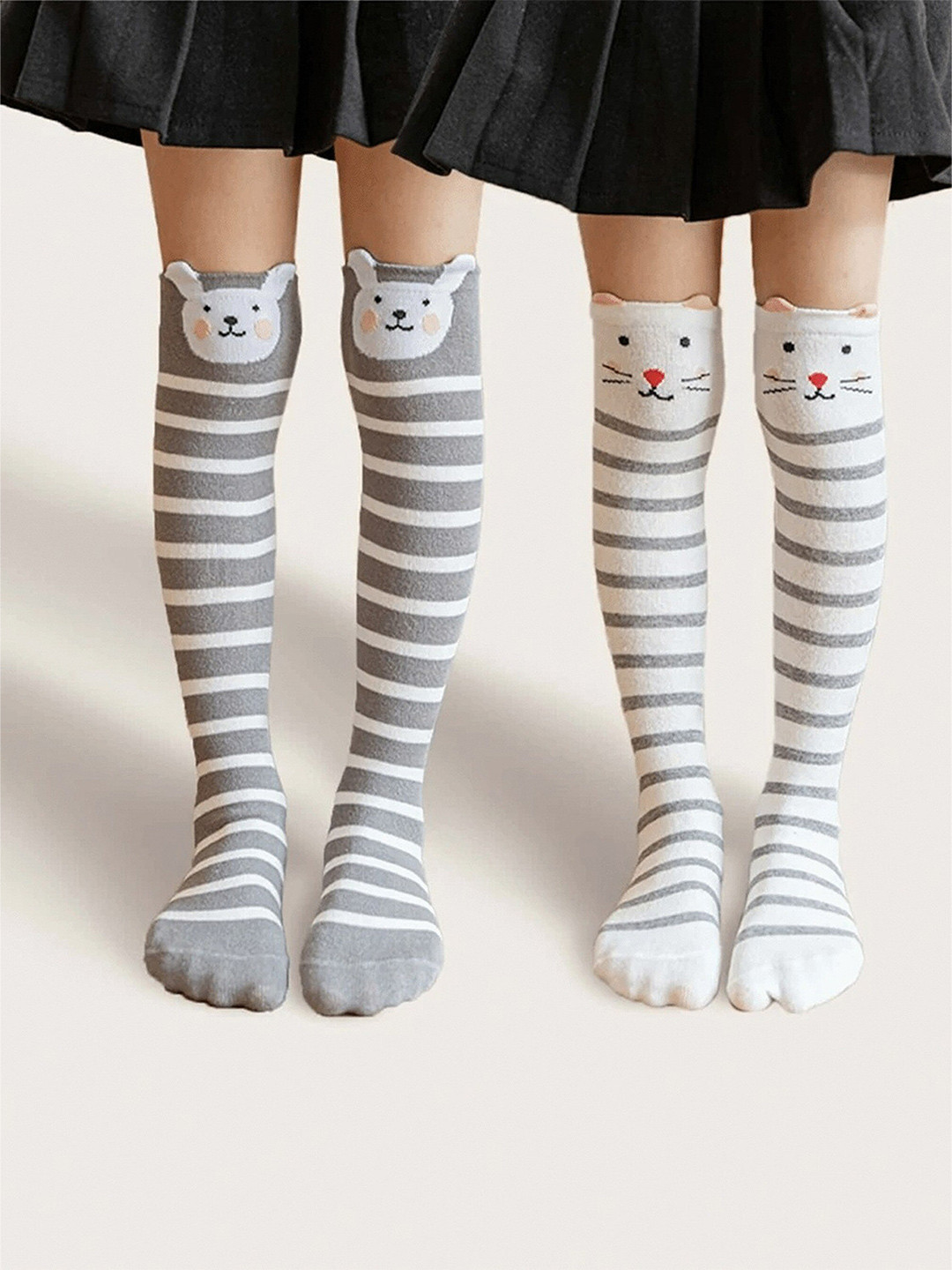 EL REGALO Girls Pack Of 2 Grey & White Patterned Striped Knee-Length Socks