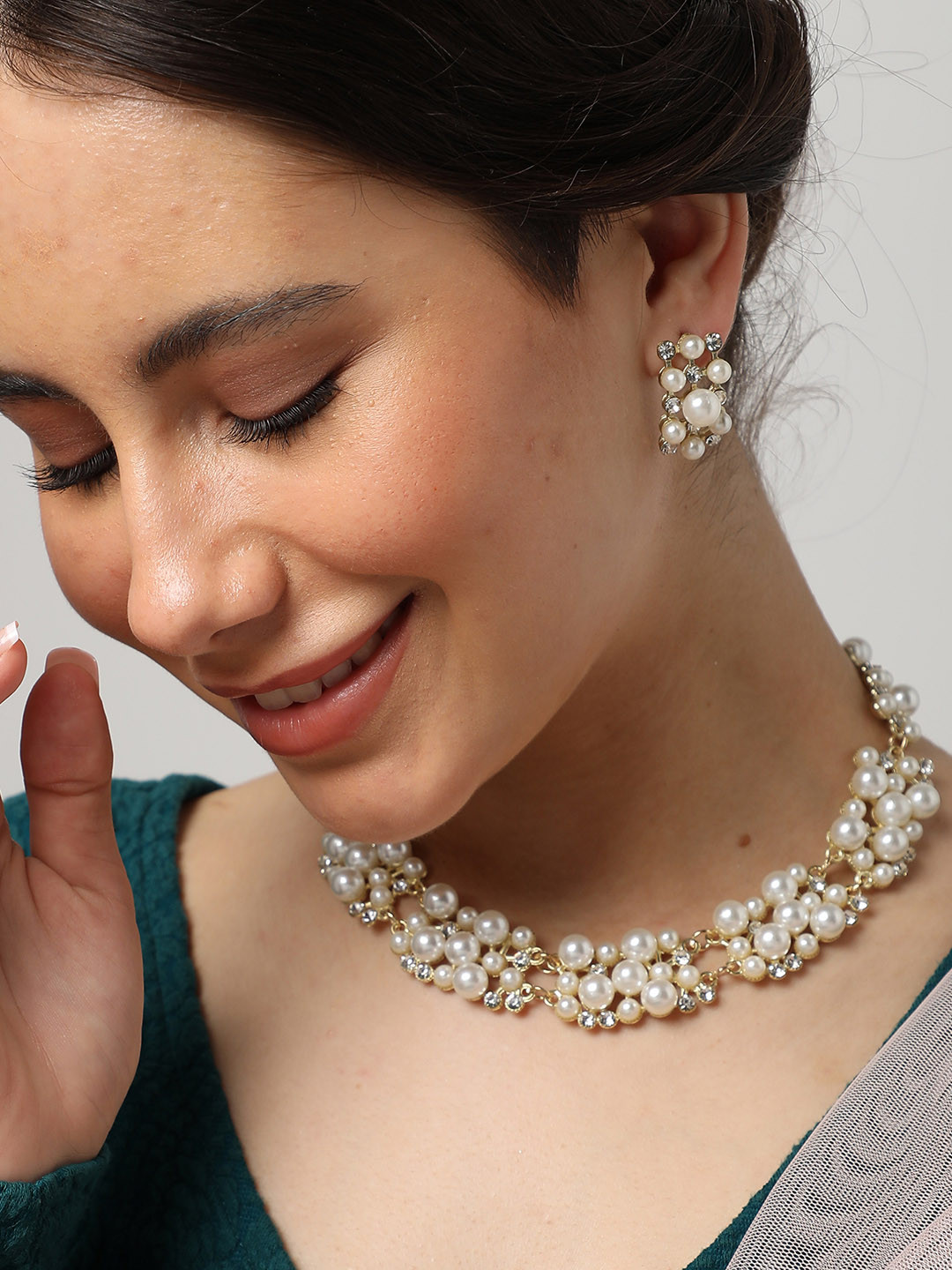 SOHI White Gold-Plated Pearl Studded Jewellery Set