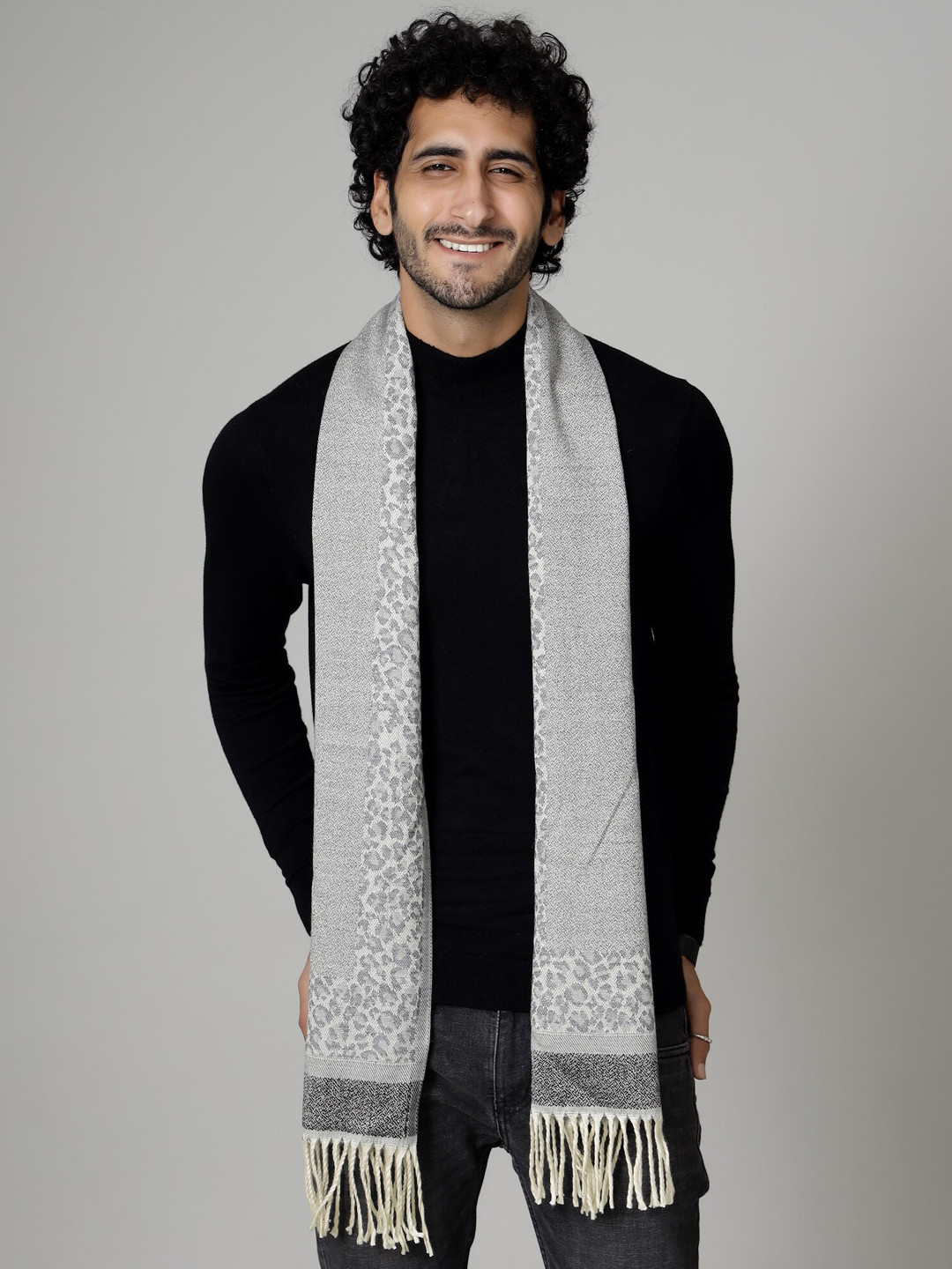HANDICRAFT PALACE Men Grey & Black Leopard Wool Muffler