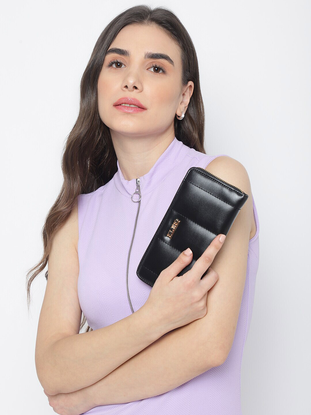 KLEIO Quilted Bi-Fold Zip Around Wallet