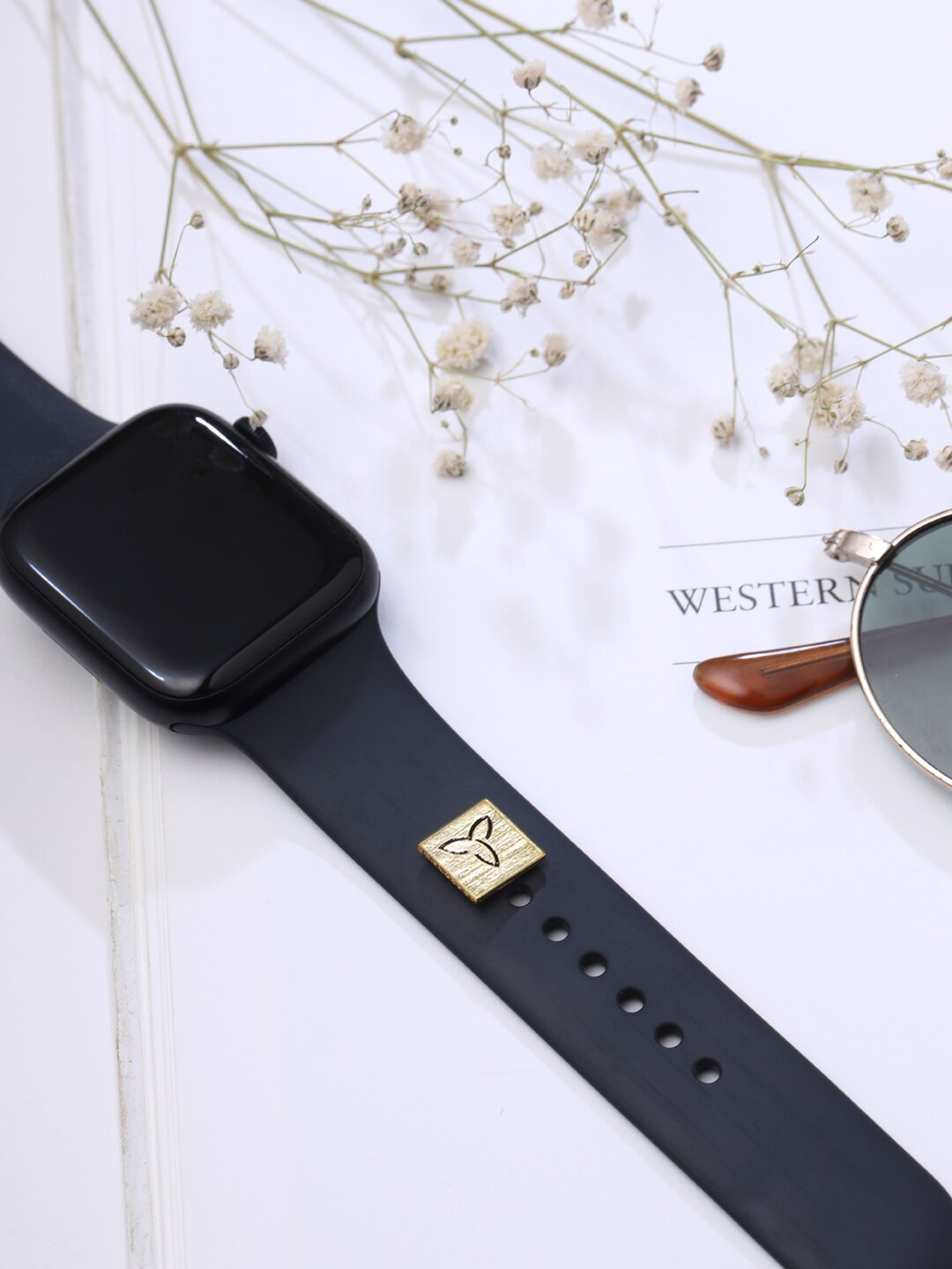 Mitali Jain Women Gold-Toned Solid Watch Pin