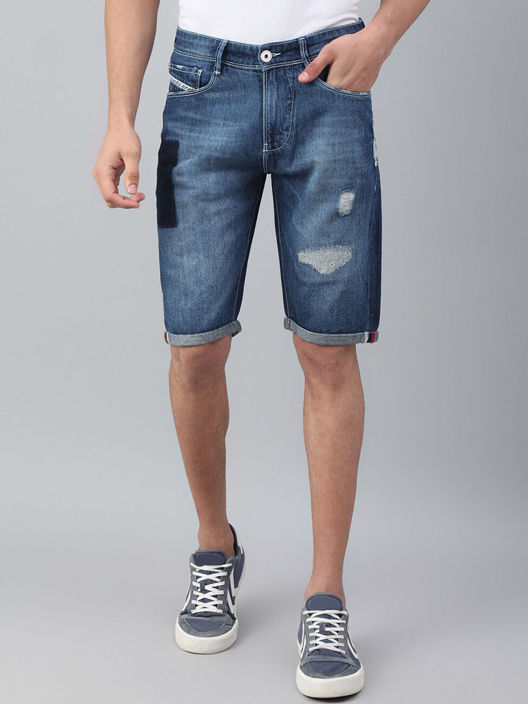 Code 61 Men Blue Washed Cotton Low-Rise Denim Shorts