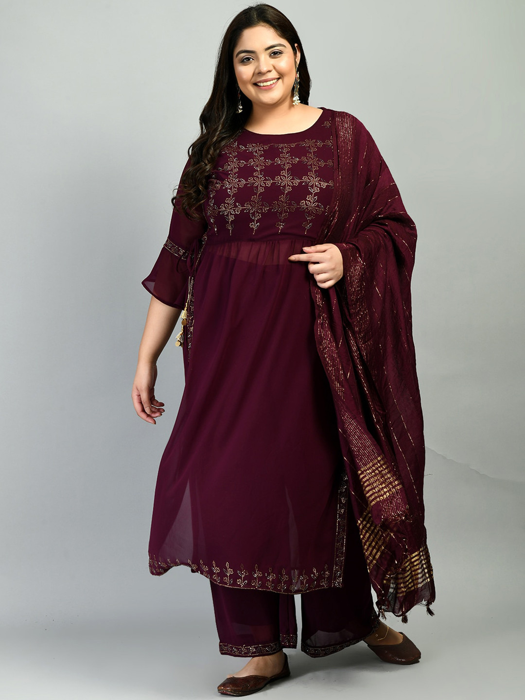 PrettyPlus by Desinoor.com Plus Size Purple Kurta with Palazzos & Dupatta