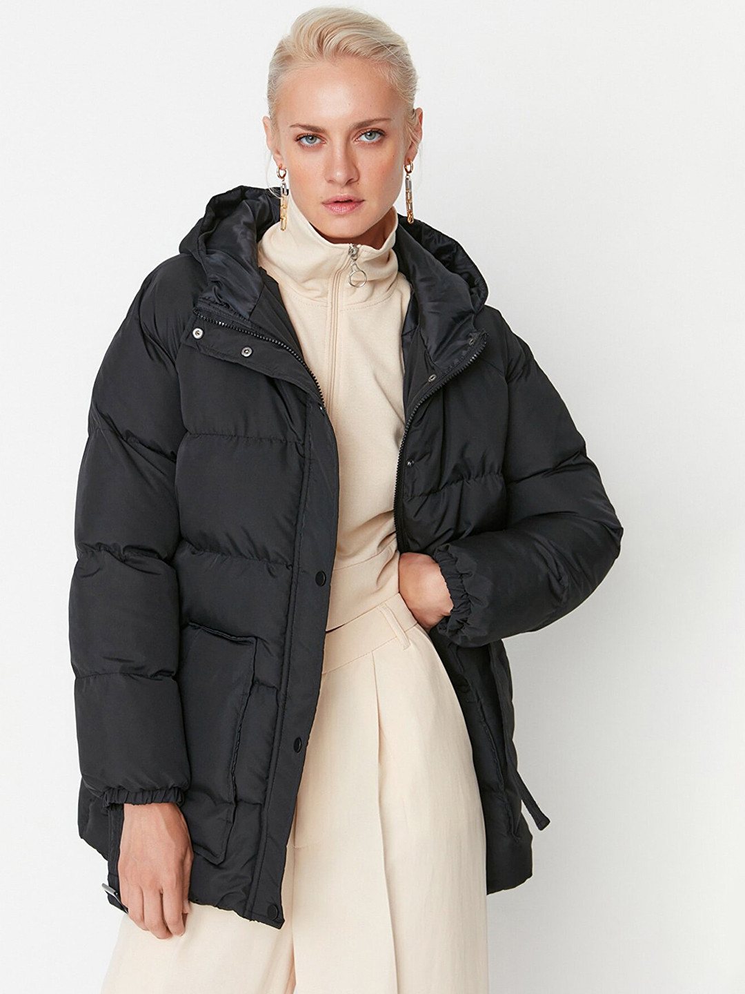 TrendyolBlack Hooded Long Sleeves Padded Jacket