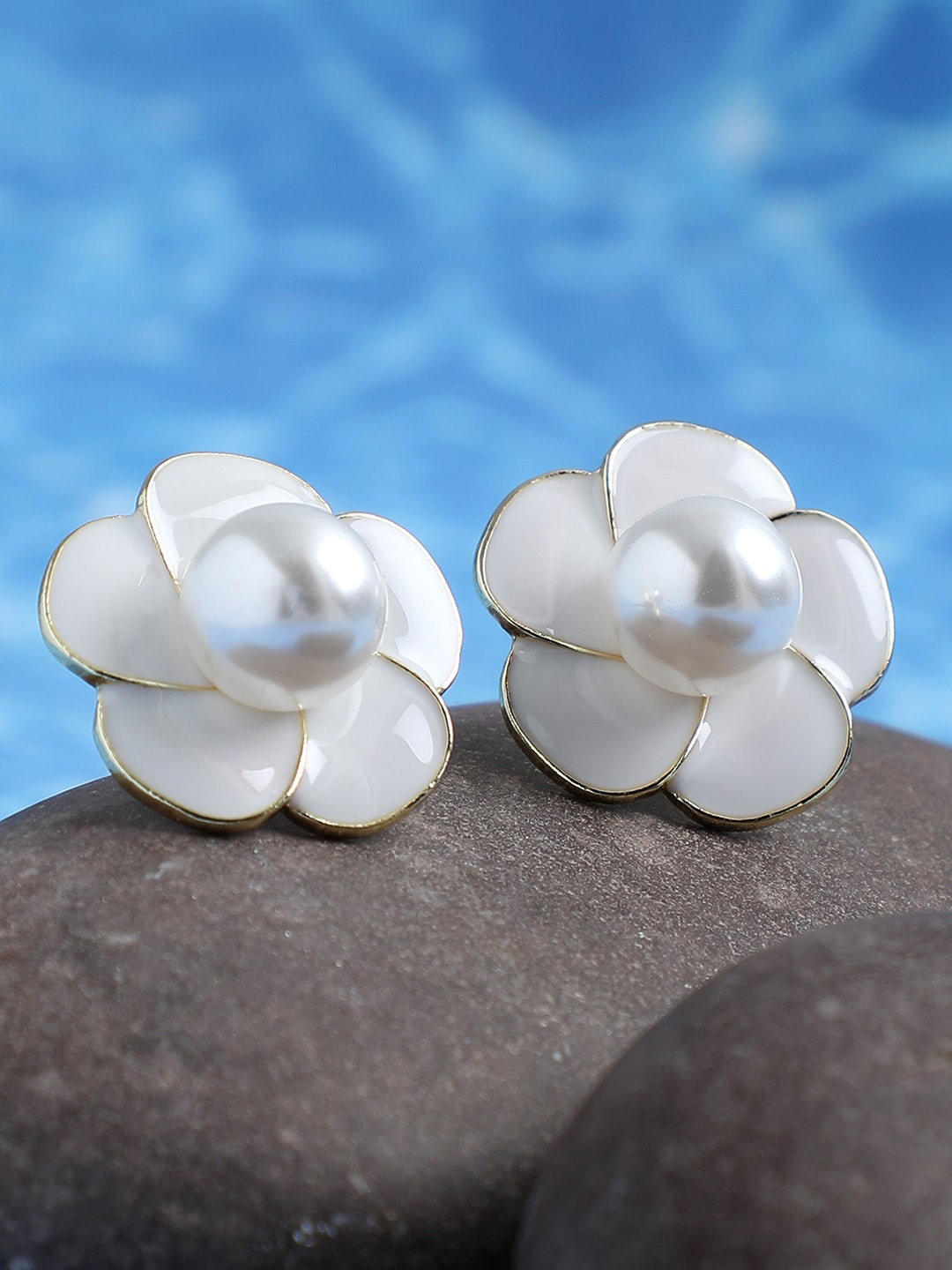 SOHI Pearls Gold-Plated Floral Studs