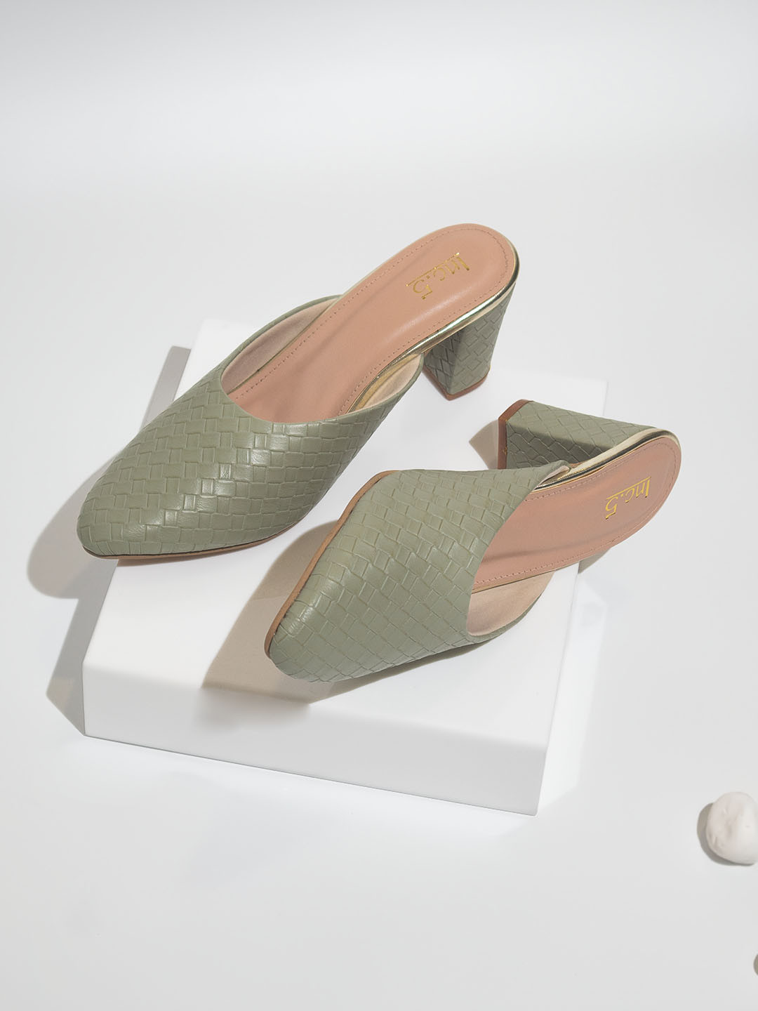 Inc 5 Women Green  Woven Design Block Mules