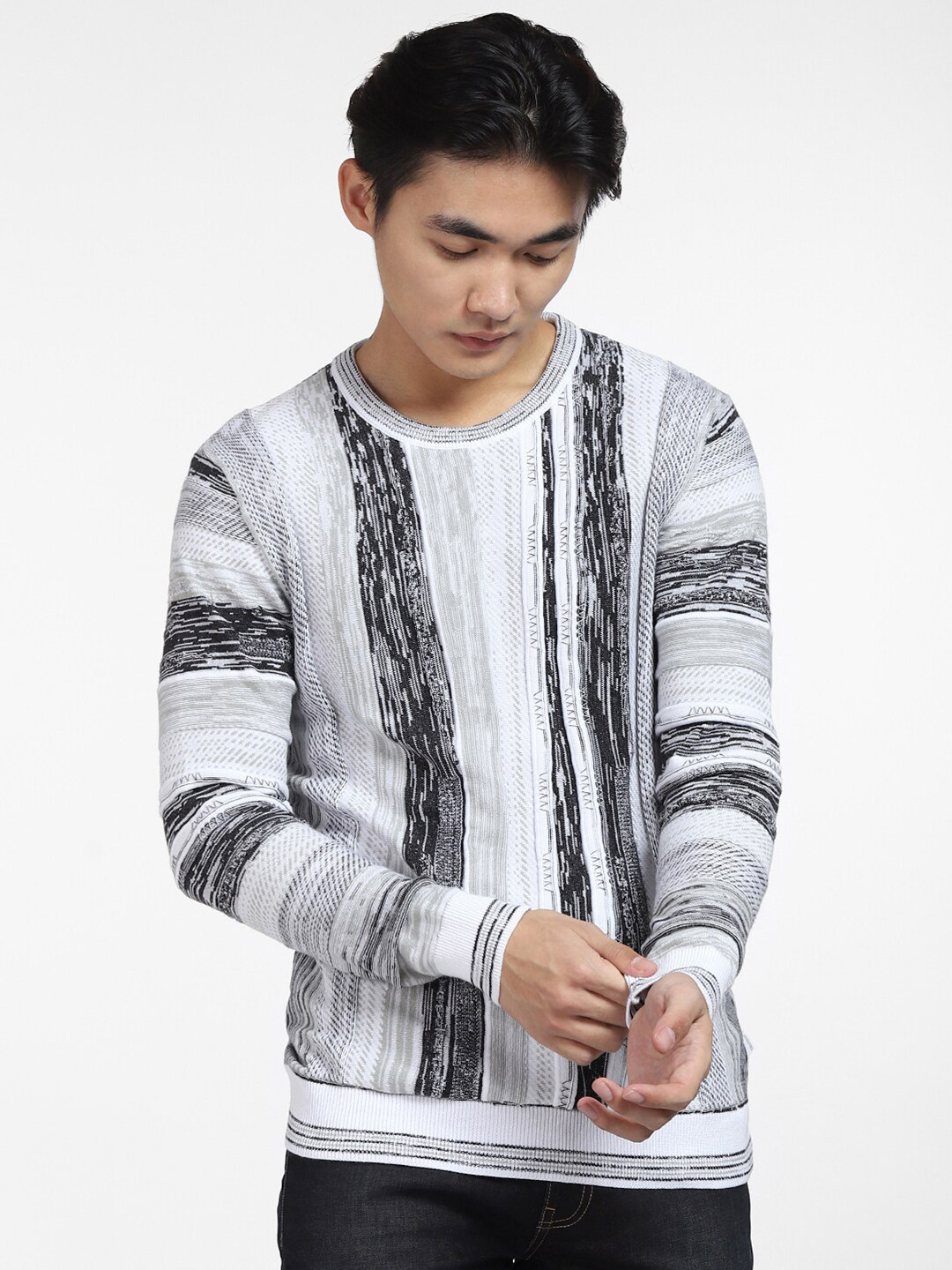 Jack & Jones Men White & Black Abstract Printed Pullover Cotton Sweater