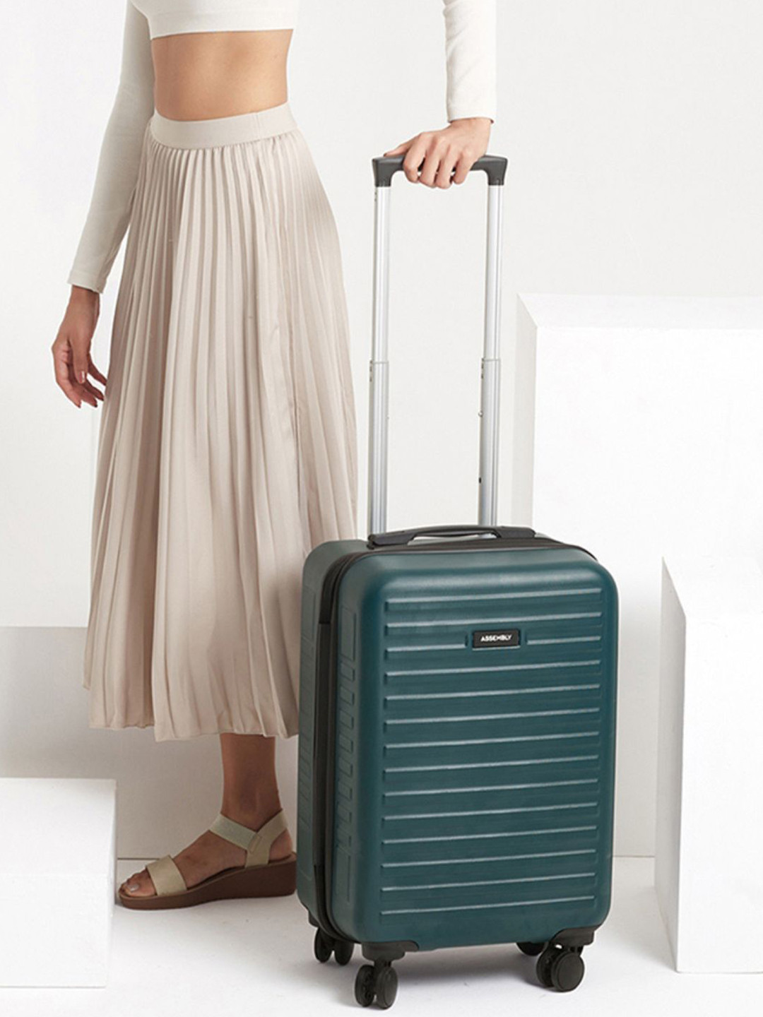 Assembly Green Textured 360 Degree Rotation Hard Cabin-Sized Trolley Bag 40L