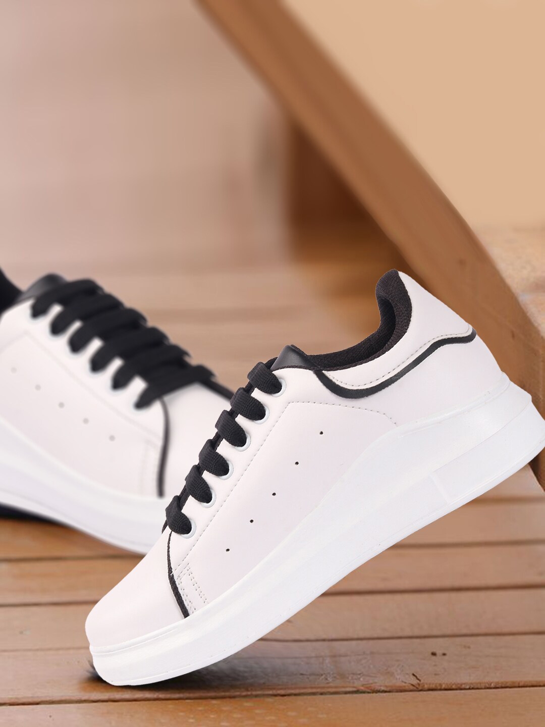 White sneakers for girl myntra sales