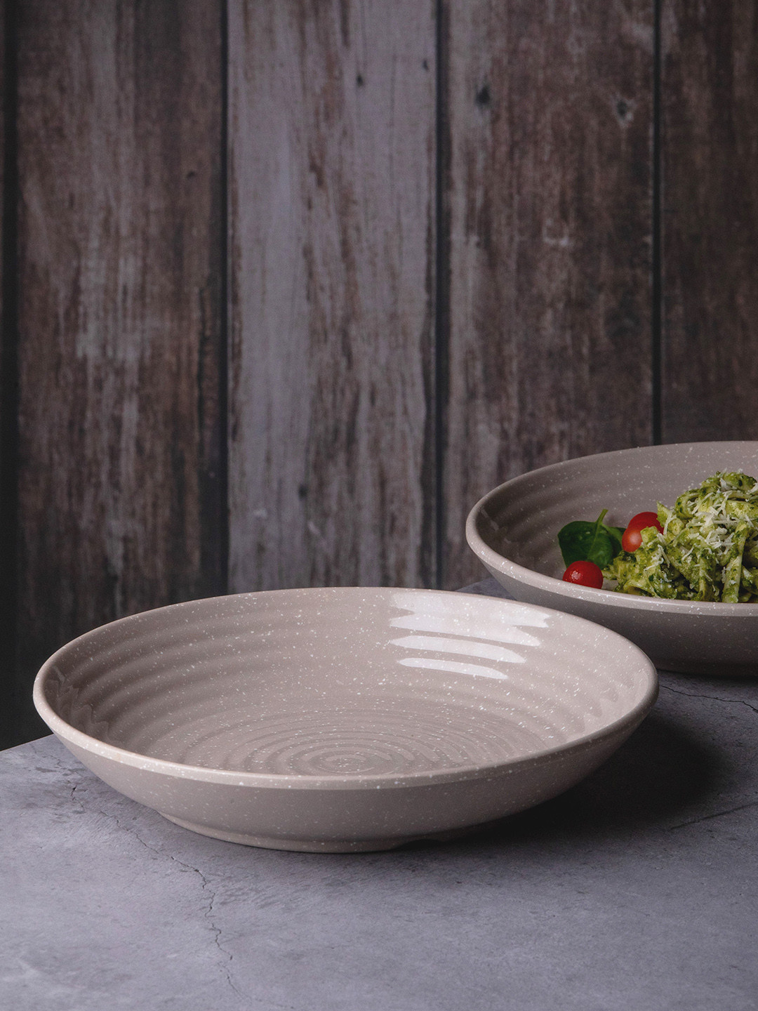 GOODHOMES Grey Set of 2 Textured Melamine Dishwasher Safe Glossy Plate Set
