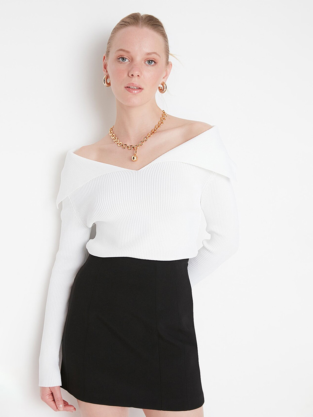 Trendyol Women White Off-Shoulder Pullover