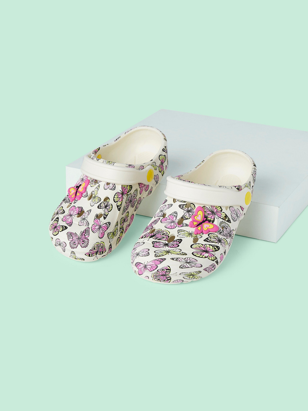 Pantaloons Junior Girls Off White Printed Clogs