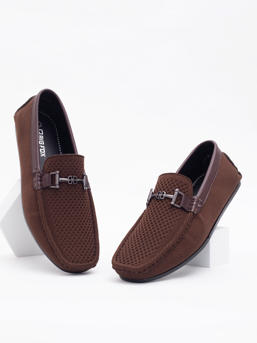 Big Fox Men Brown Woven Design Loafers