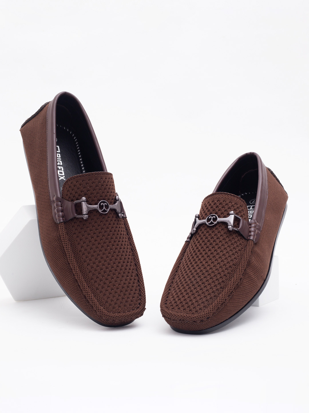 Big Fox Men Brown Woven Design Loafers