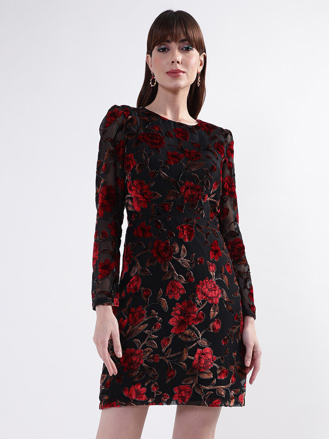 CENTRESTAGE Women Black & Red Floral Printed Round Neck Sheath Dress